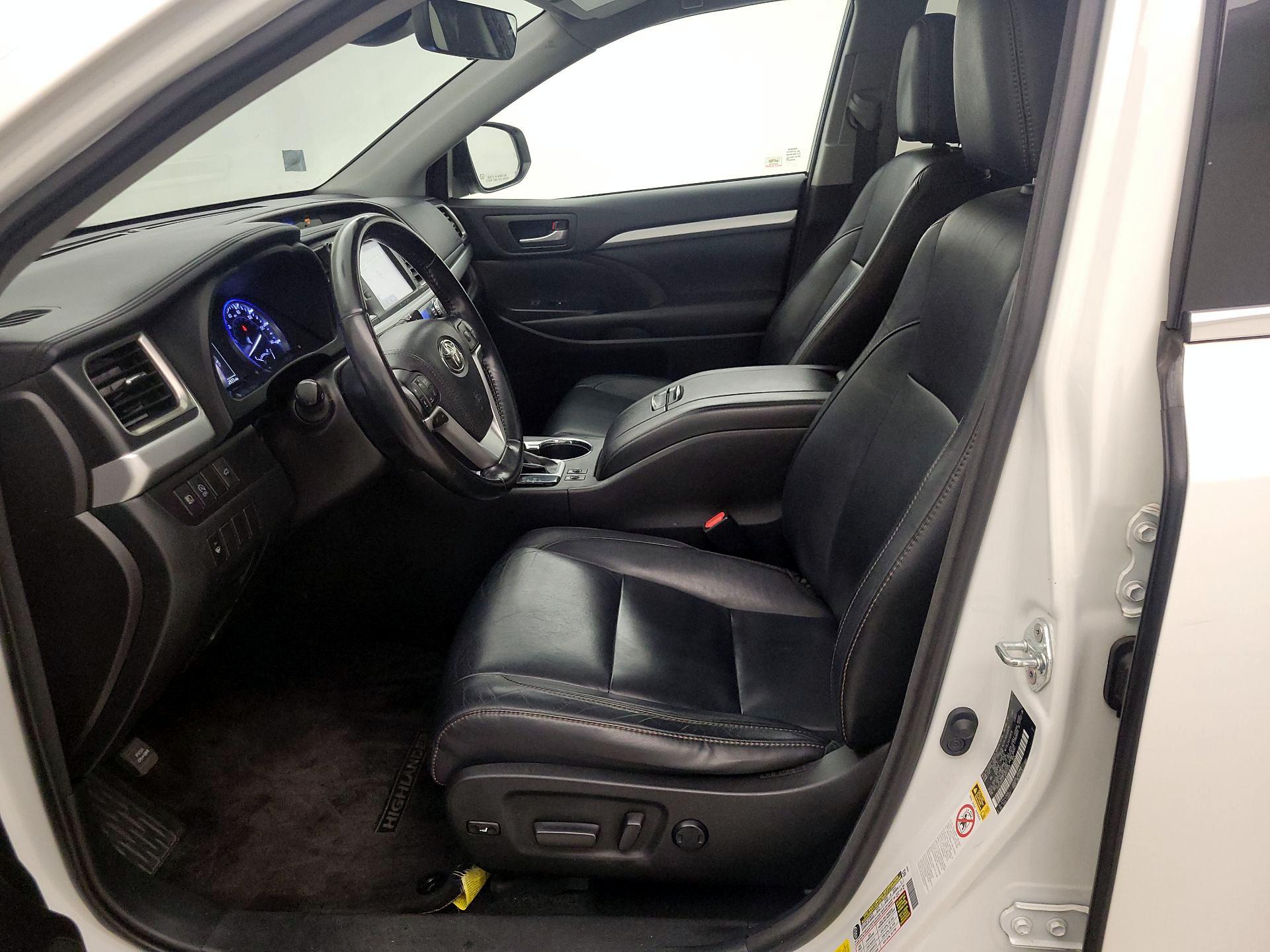 Thumbnail: 2018 Toyota Highlander - 11