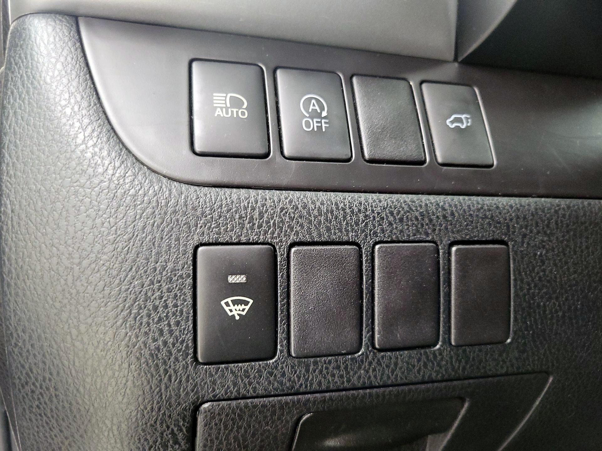 Thumbnail: 2018 Toyota Highlander - 13