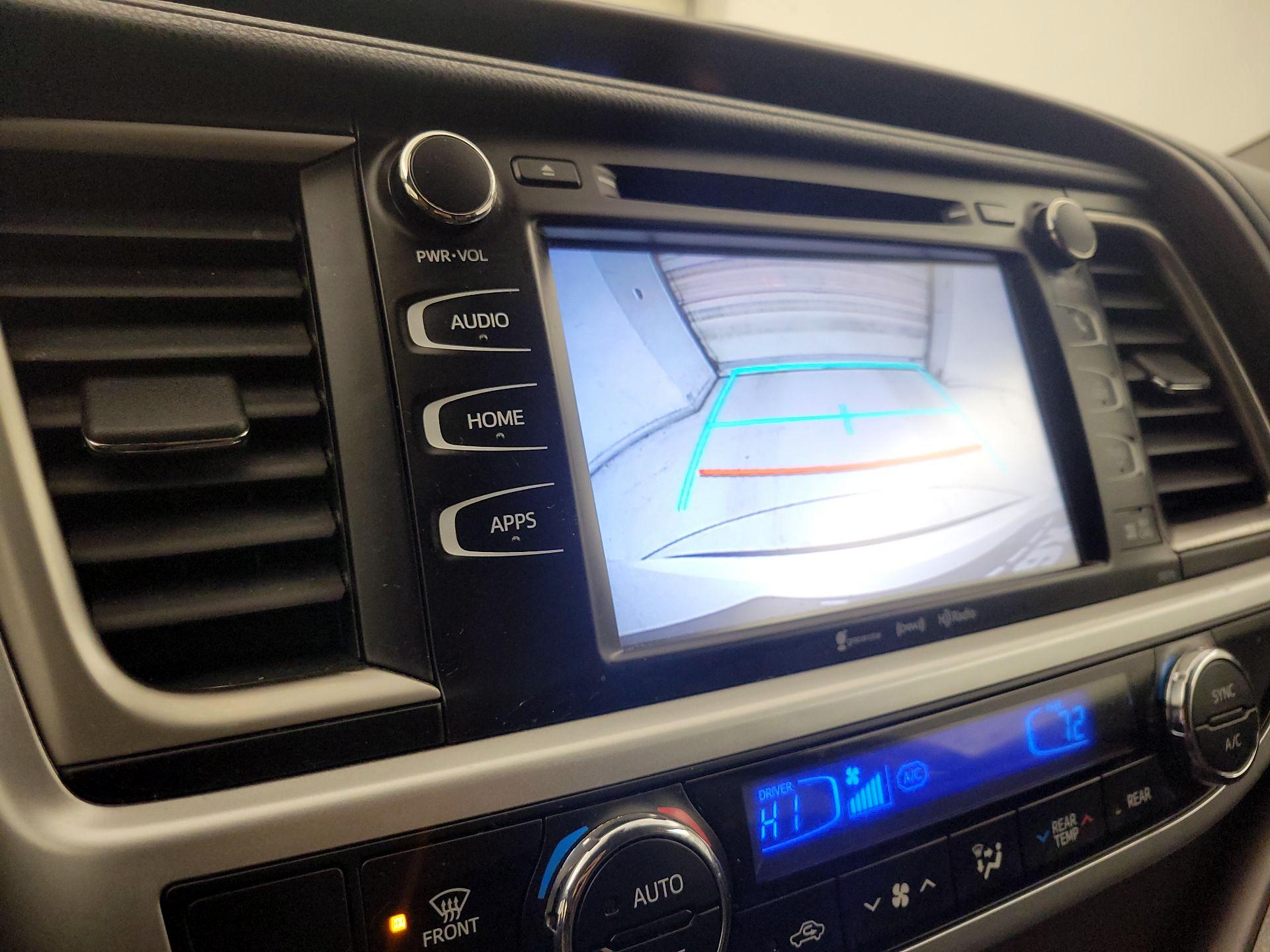 Thumbnail: 2018 Toyota Highlander - 15