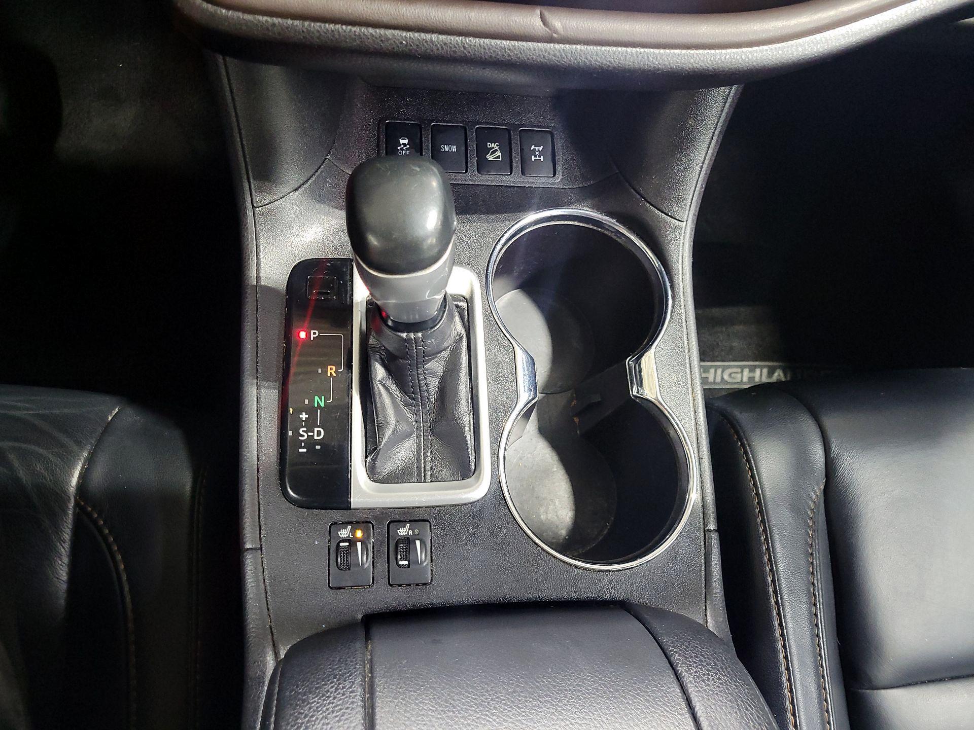 Thumbnail: 2018 Toyota Highlander - 18