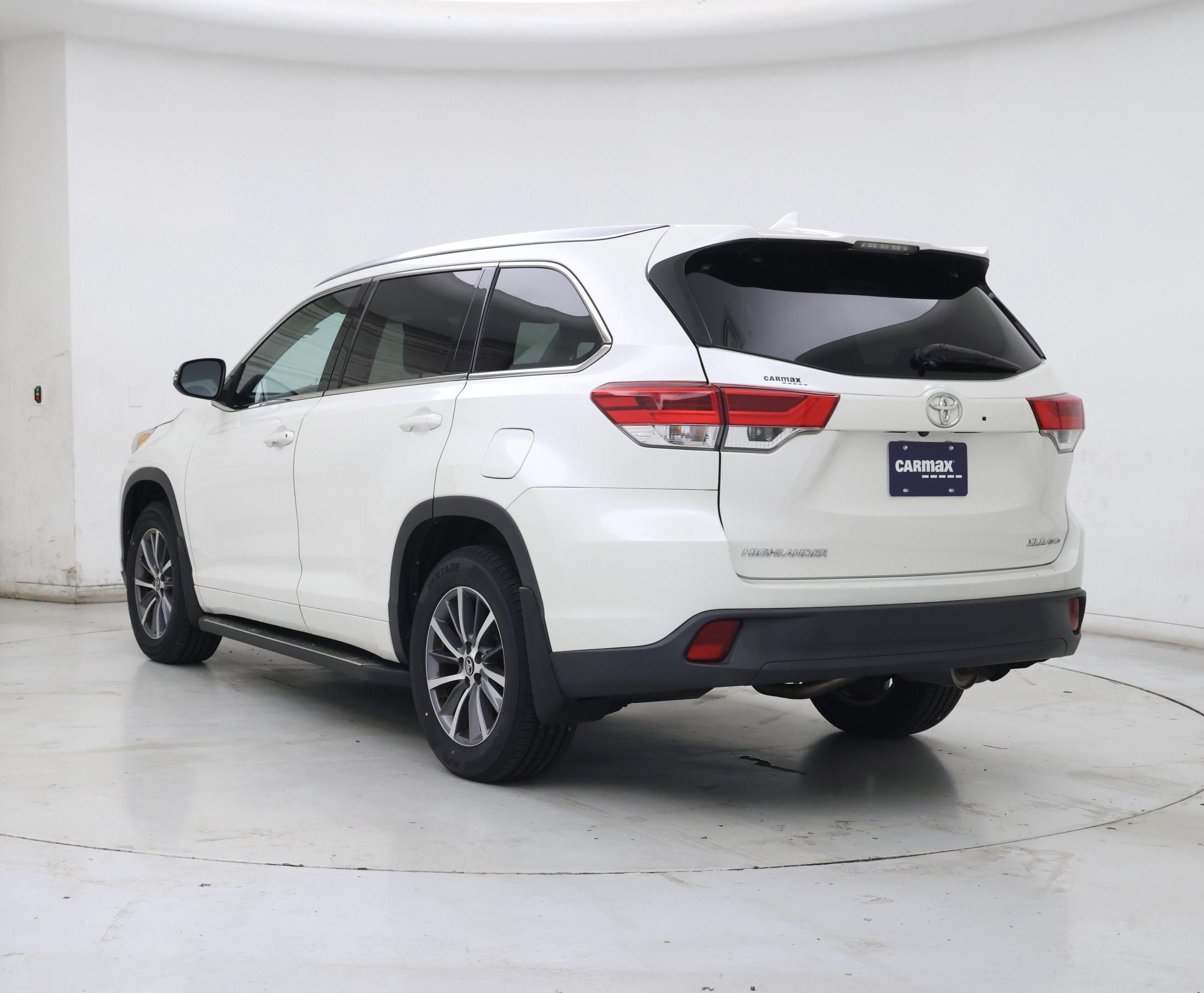 Thumbnail: 2018 Toyota Highlander - 2