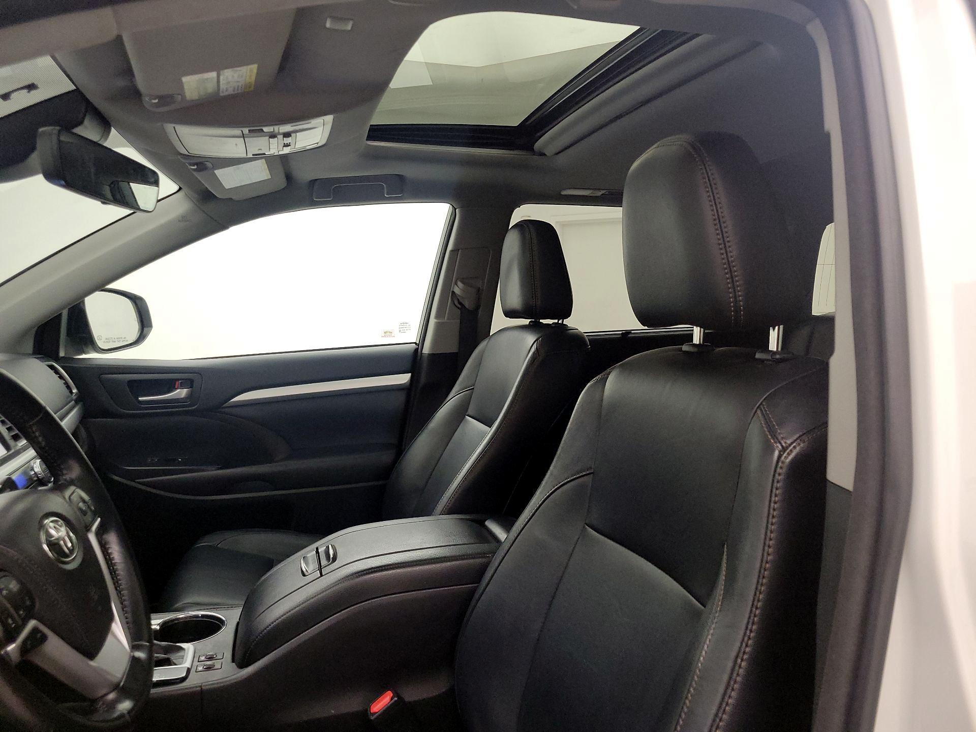 Thumbnail: 2018 Toyota Highlander - 20