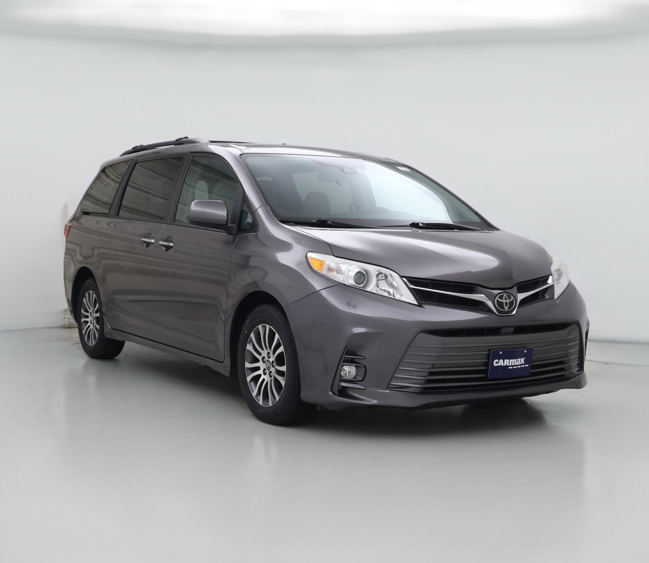 Thumbnail: 2019 Toyota Sienna - 1