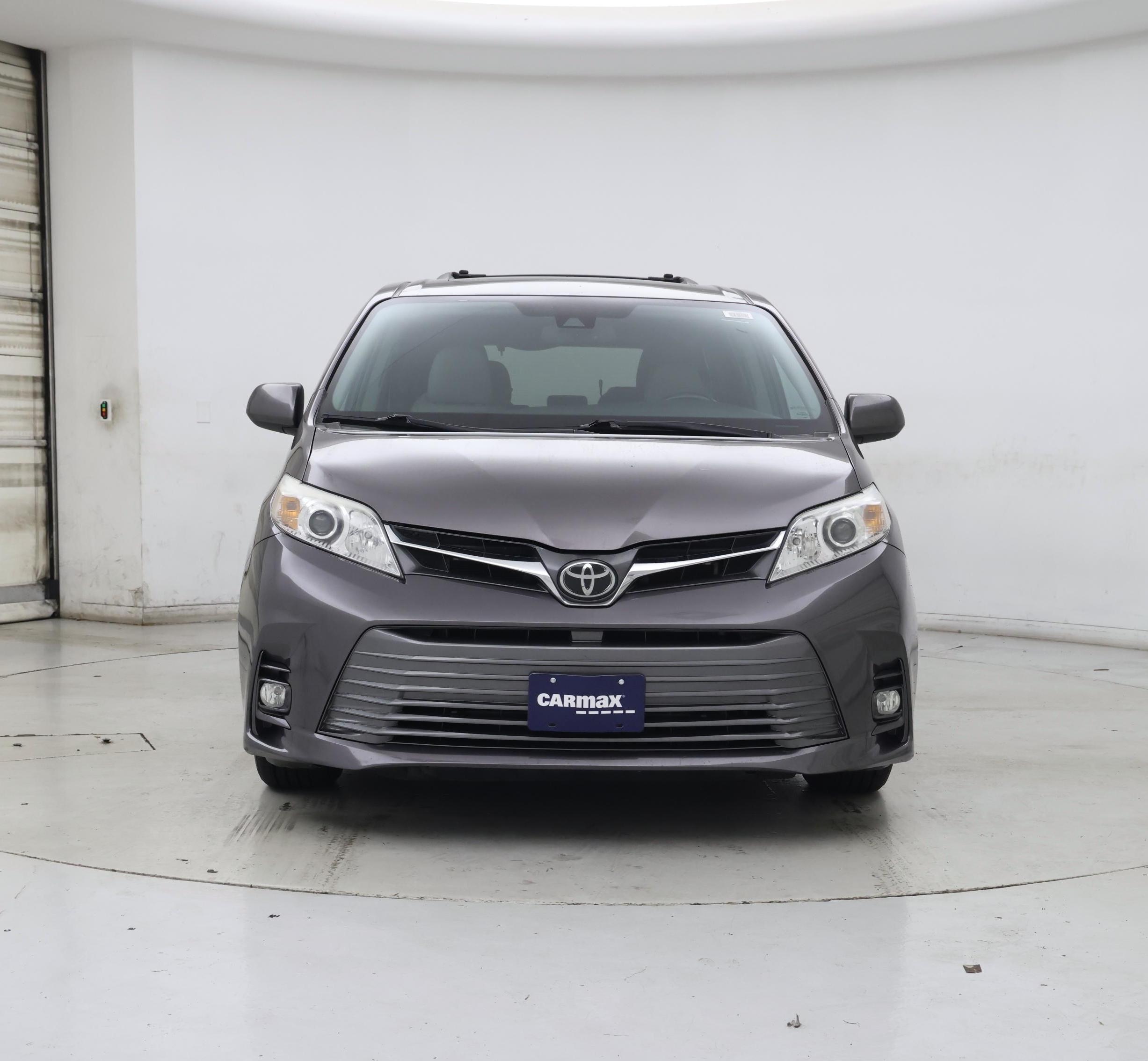 Thumbnail: 2019 Toyota Sienna - 5