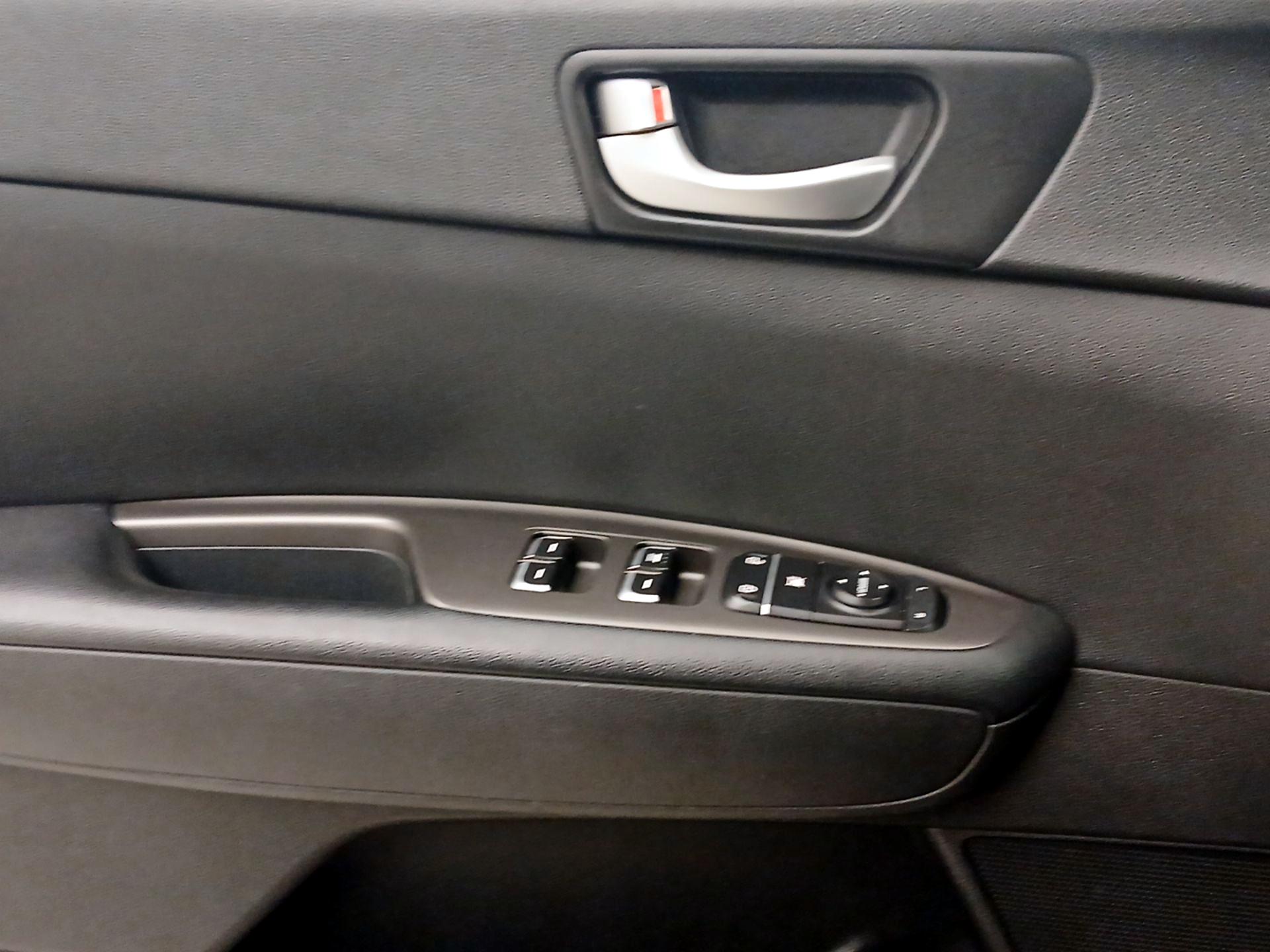 Thumbnail: 2019 Kia Optima - 12