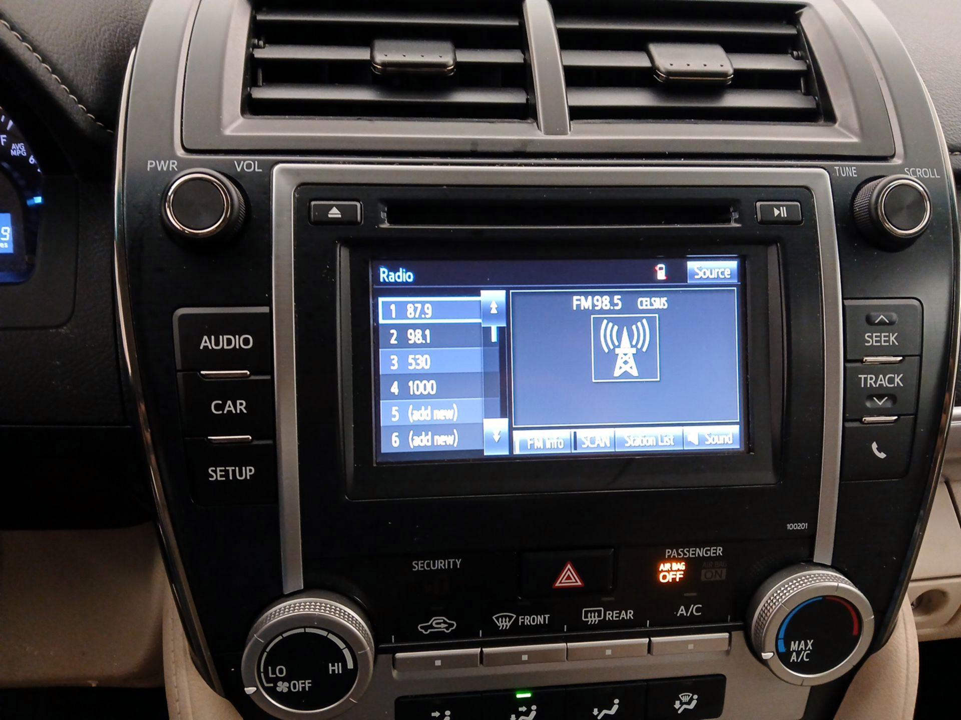 Thumbnail: 2014 Toyota Camry - 13