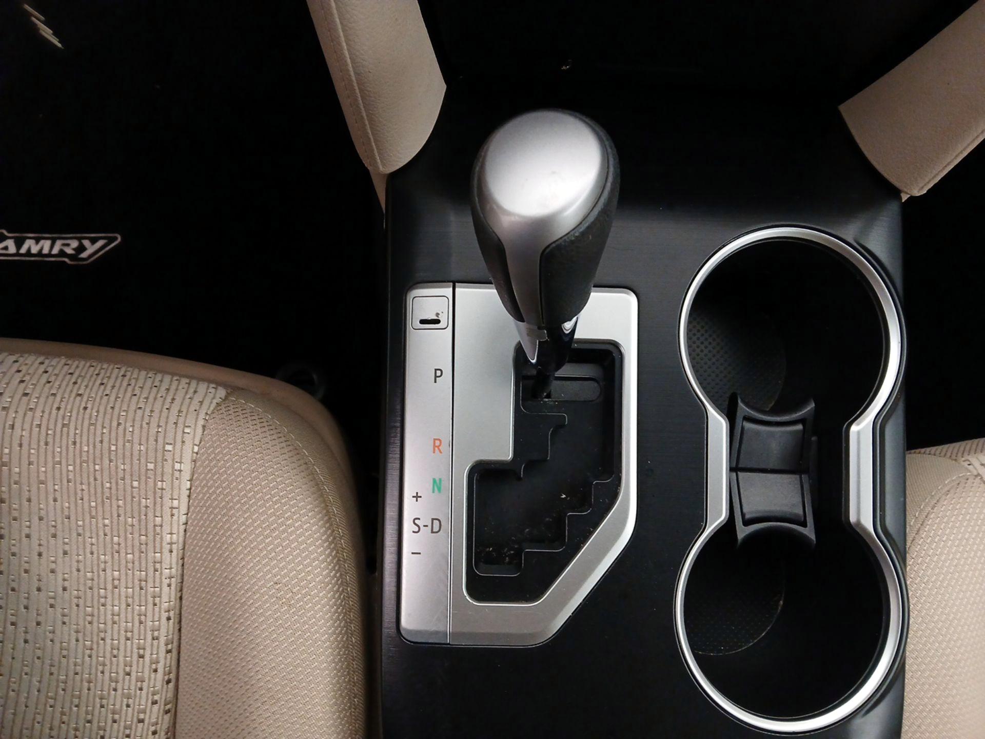 Thumbnail: 2014 Toyota Camry - 15