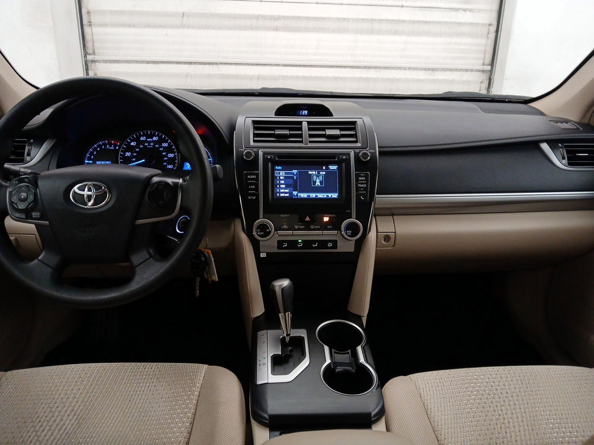 Thumbnail: 2014 Toyota Camry - 8