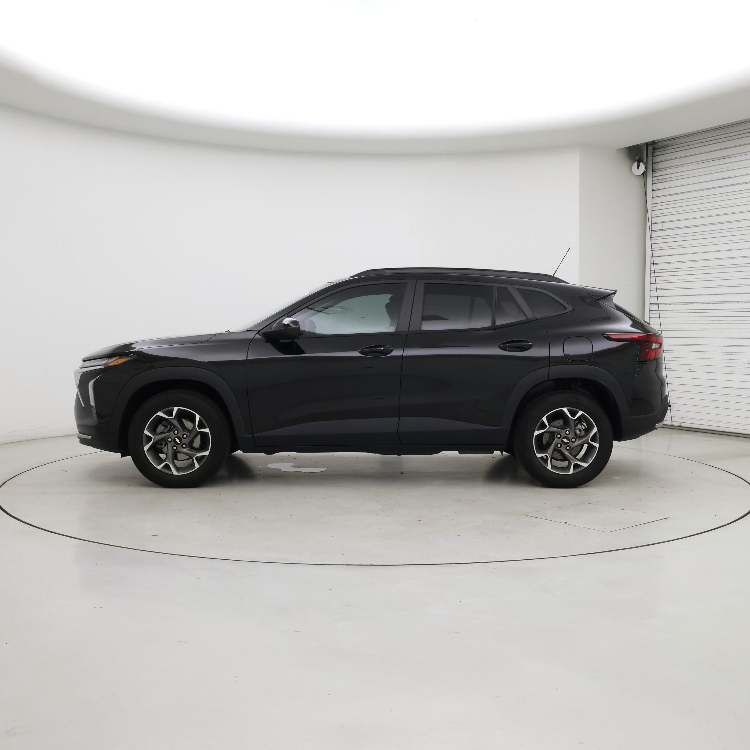 Thumbnail: 2024 Chevrolet Trax - 3