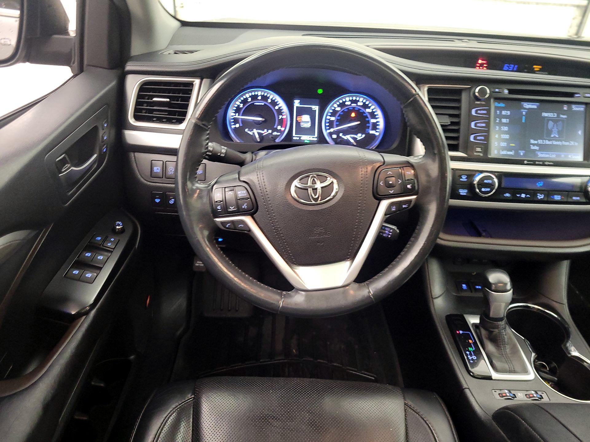 Thumbnail: 2017 Toyota Highlander - 10