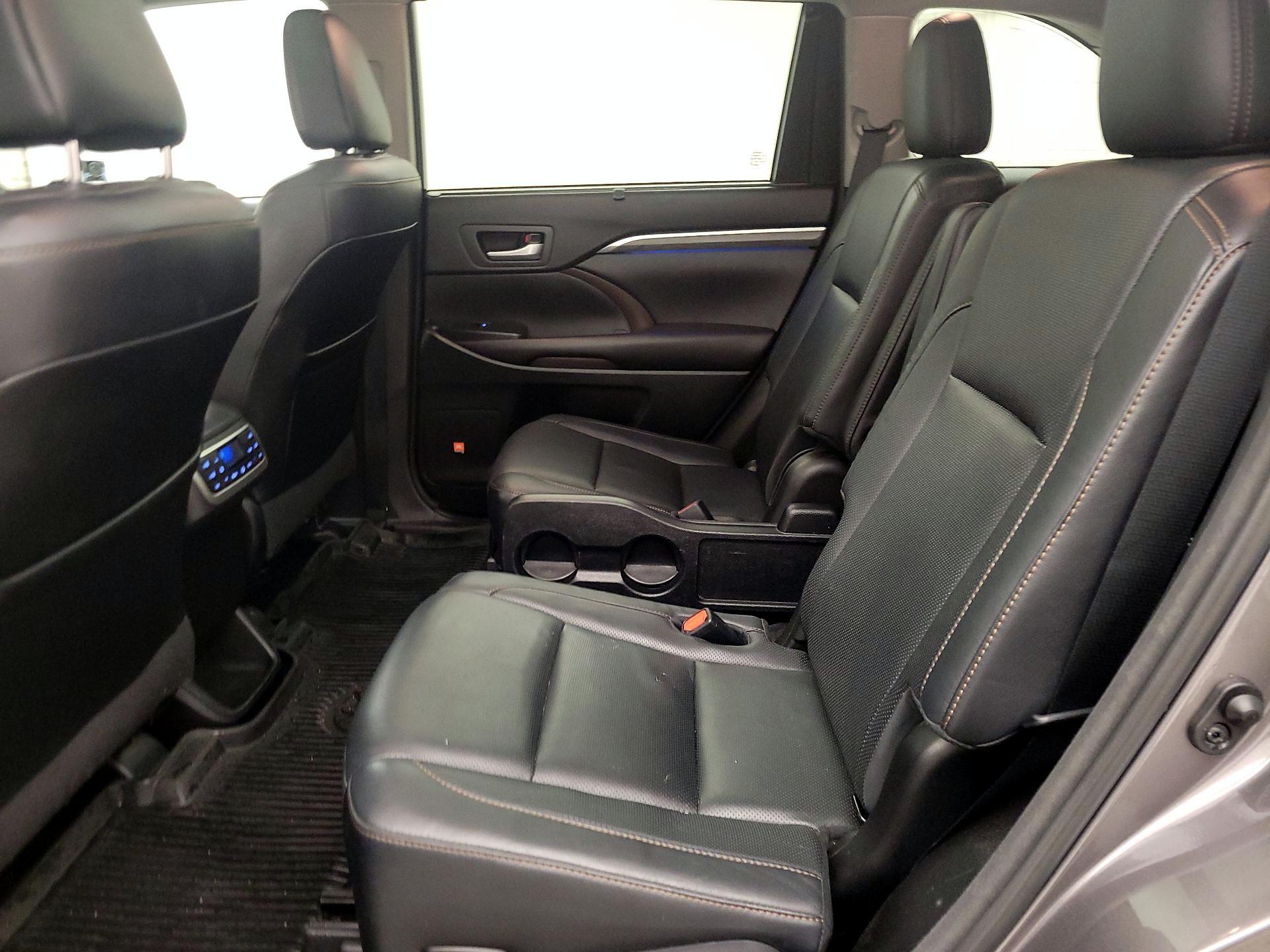 Thumbnail: 2017 Toyota Highlander - 20