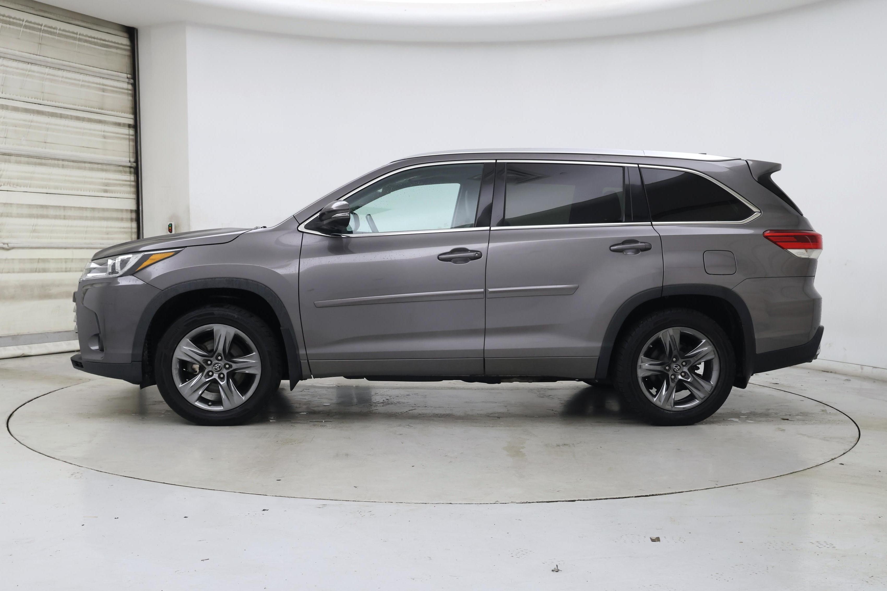 Thumbnail: 2017 Toyota Highlander - 3