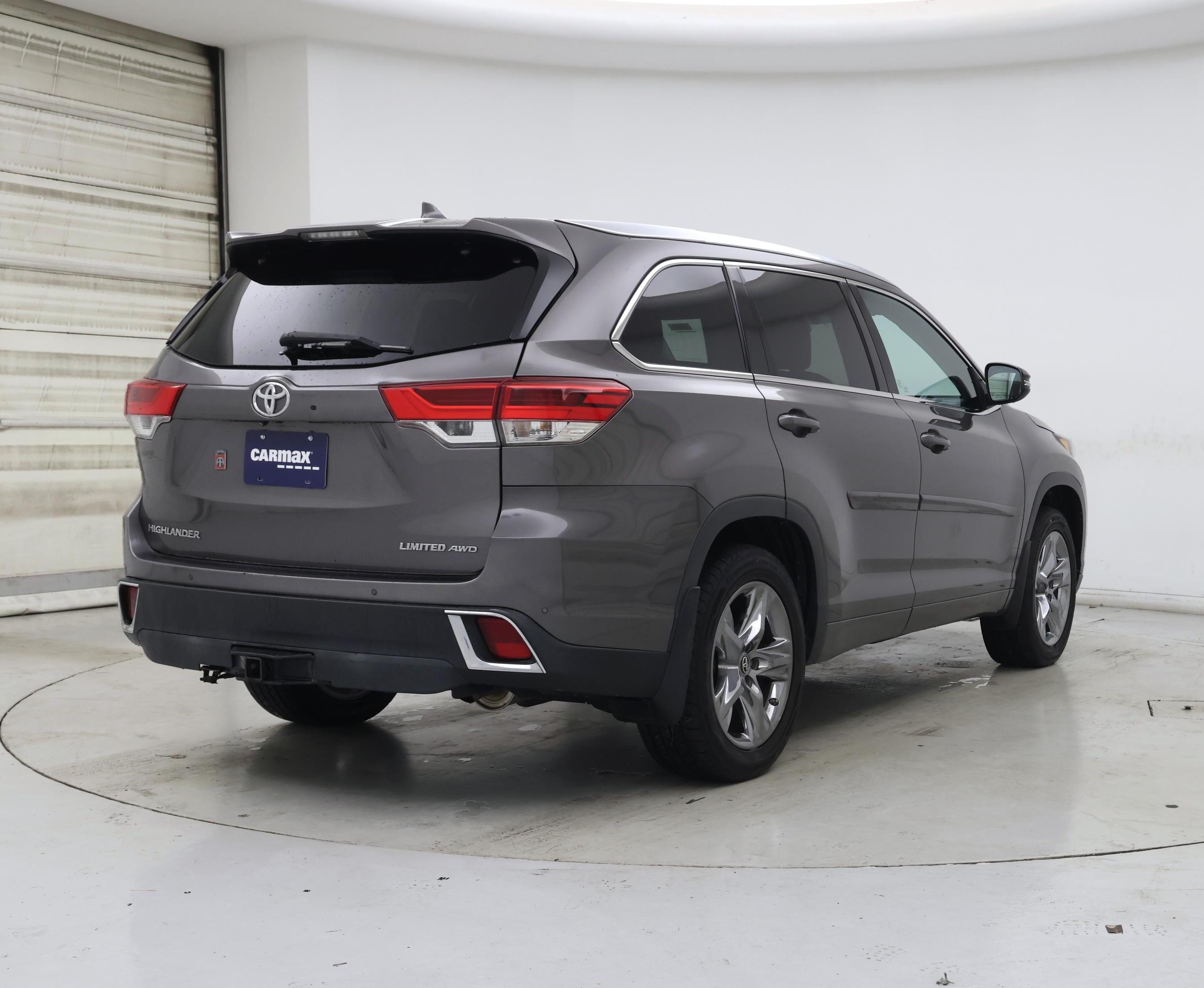 Thumbnail: 2017 Toyota Highlander - 8