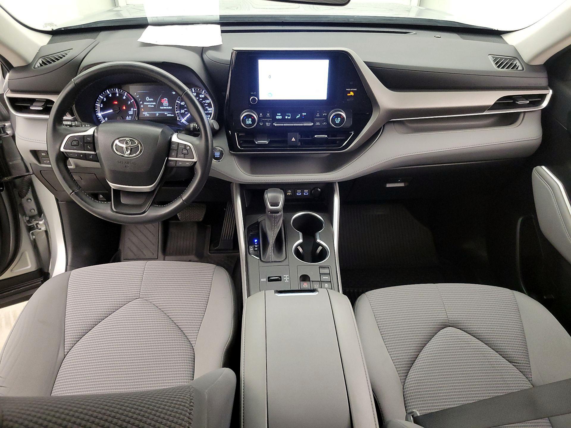 Thumbnail: 2023 Toyota Highlander - 9