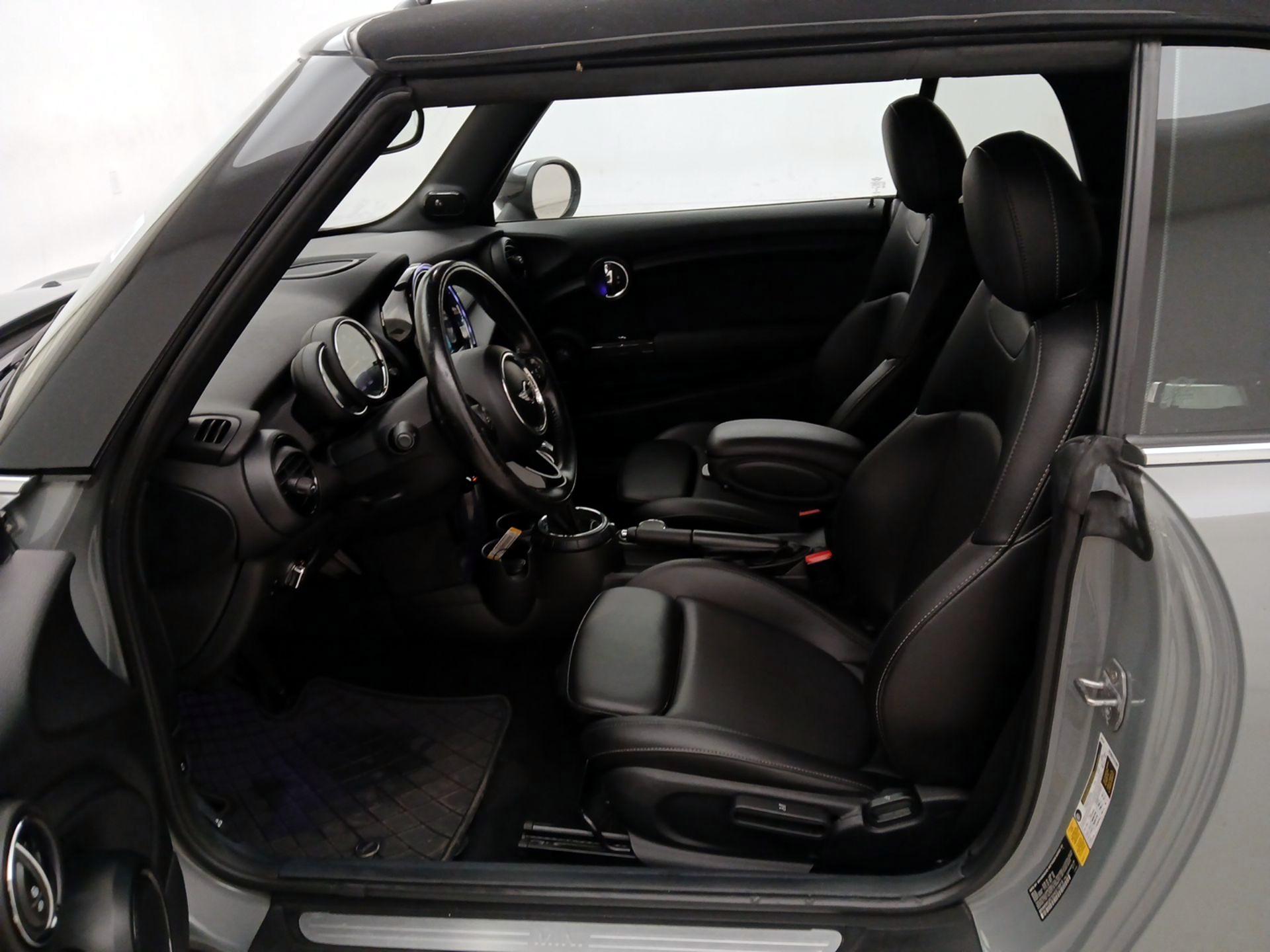 Thumbnail: 2017 MINI Cooper - 11