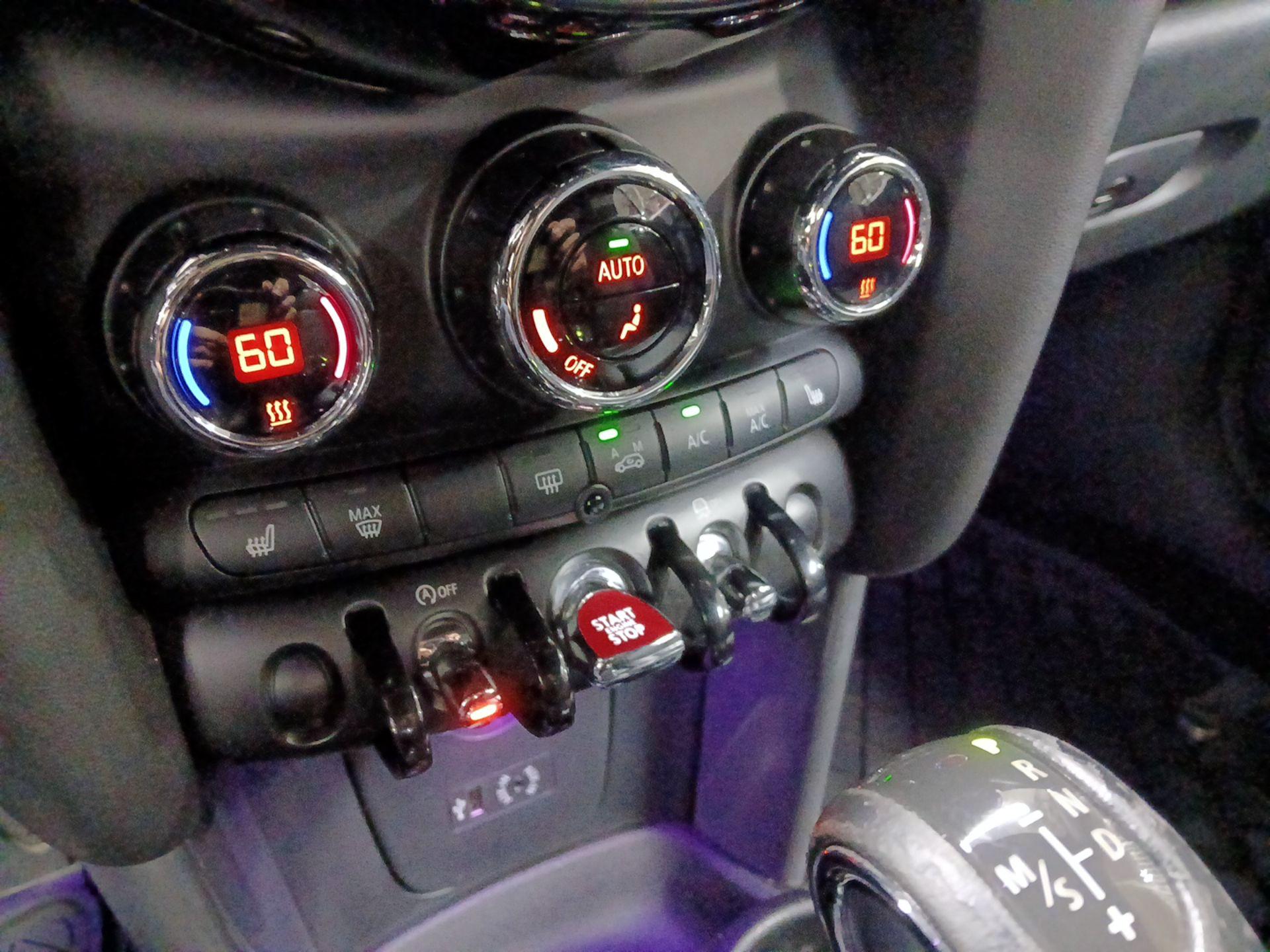 Thumbnail: 2017 MINI Cooper - 17