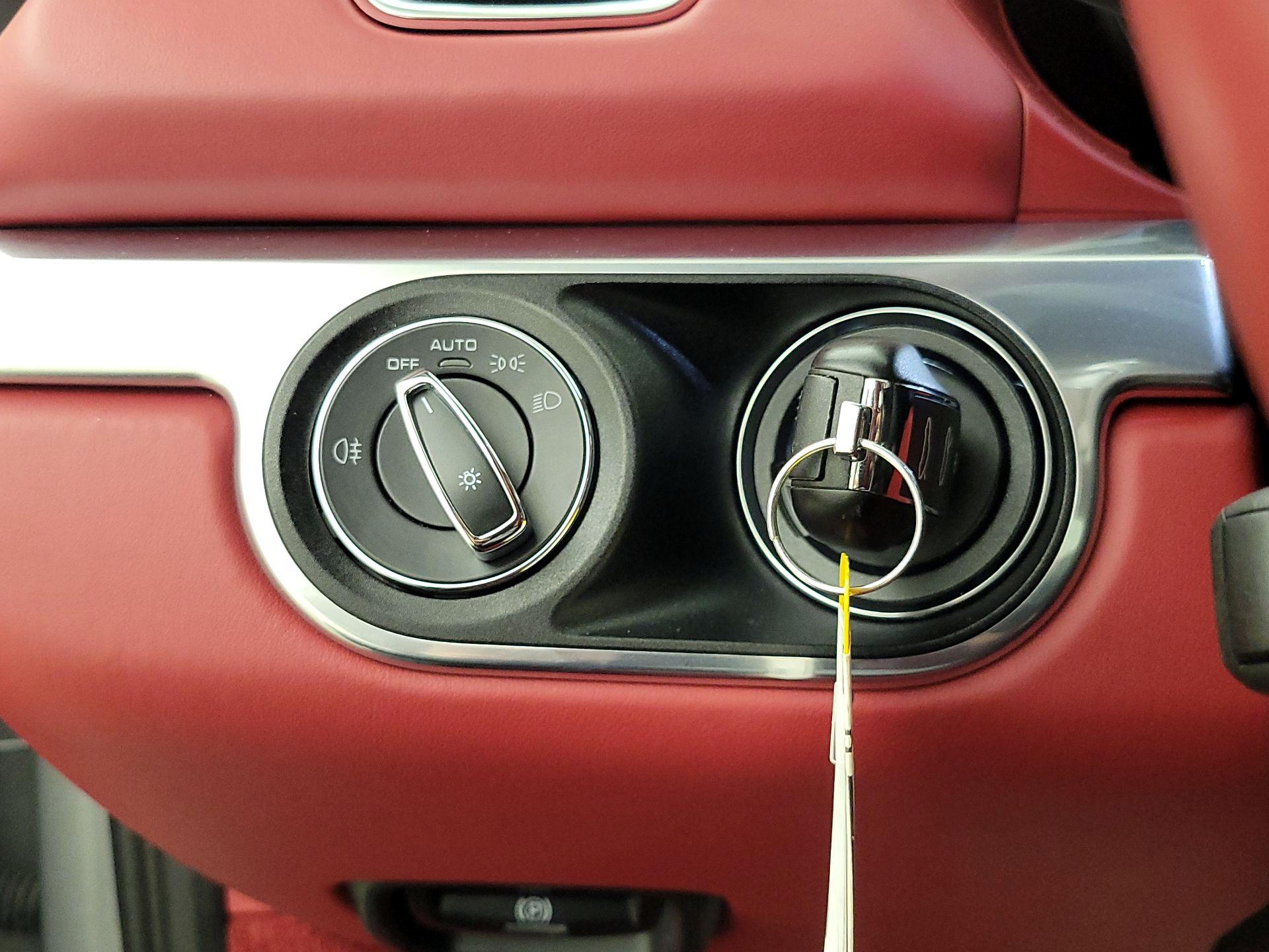Thumbnail: 2015 Porsche Boxster - 13