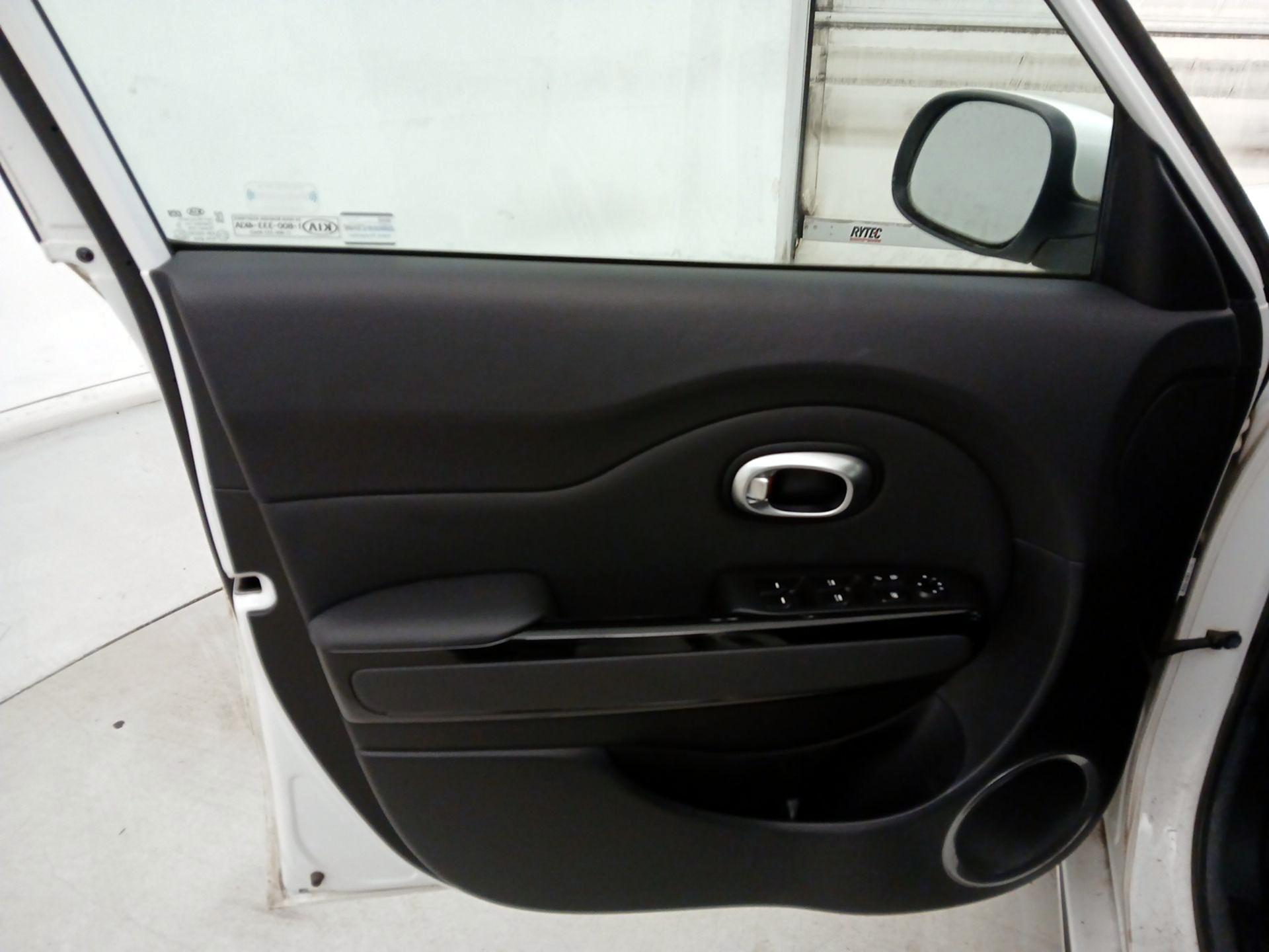 Thumbnail: 2016 Kia Soul - 10