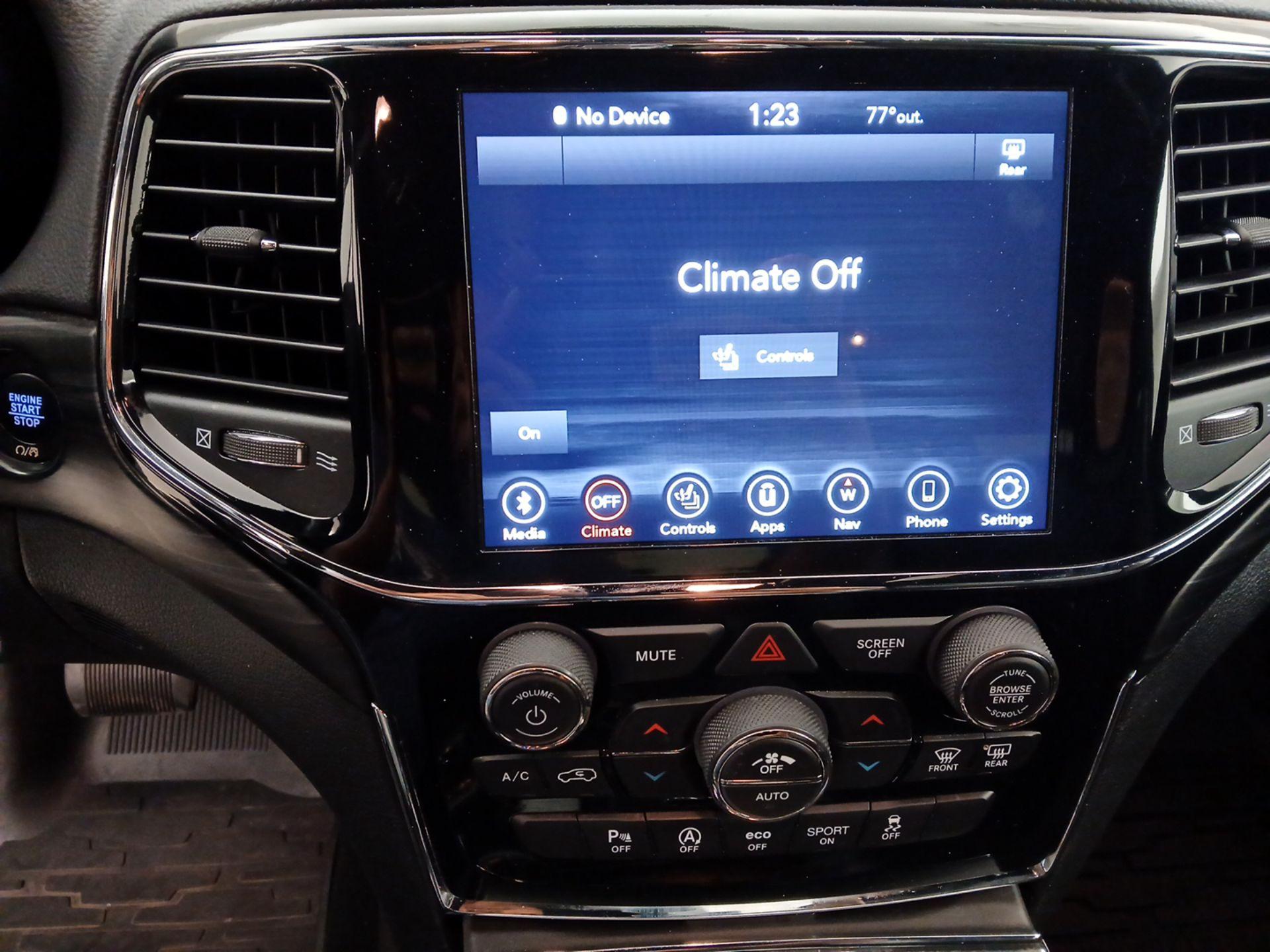 Thumbnail: 2020 Jeep Grand Cherokee - 17