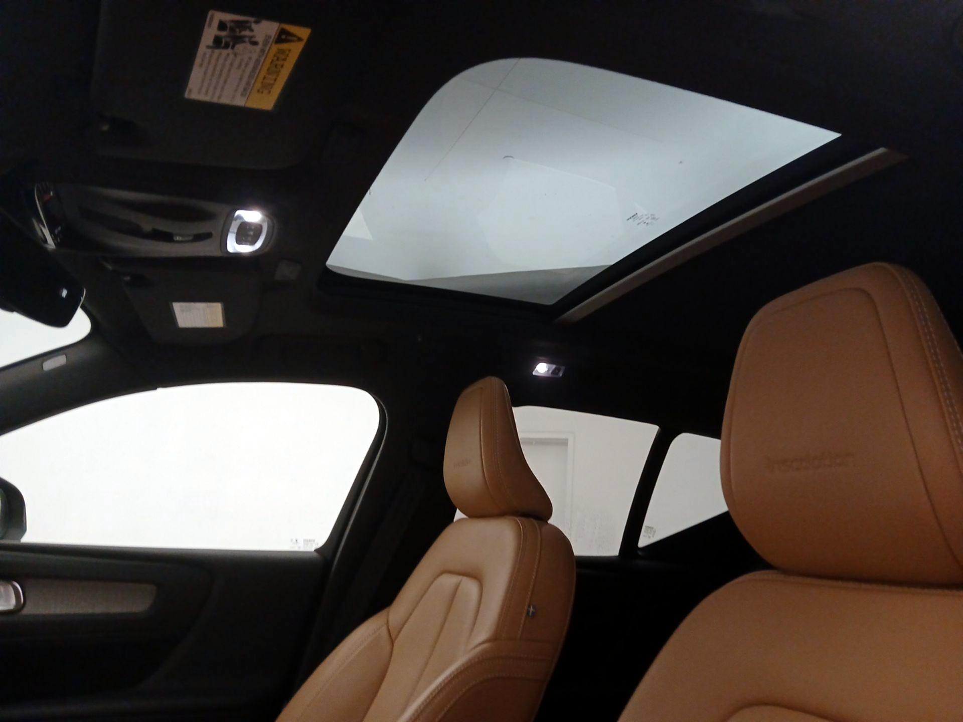 Thumbnail: 2020 Volvo XC40 - 17