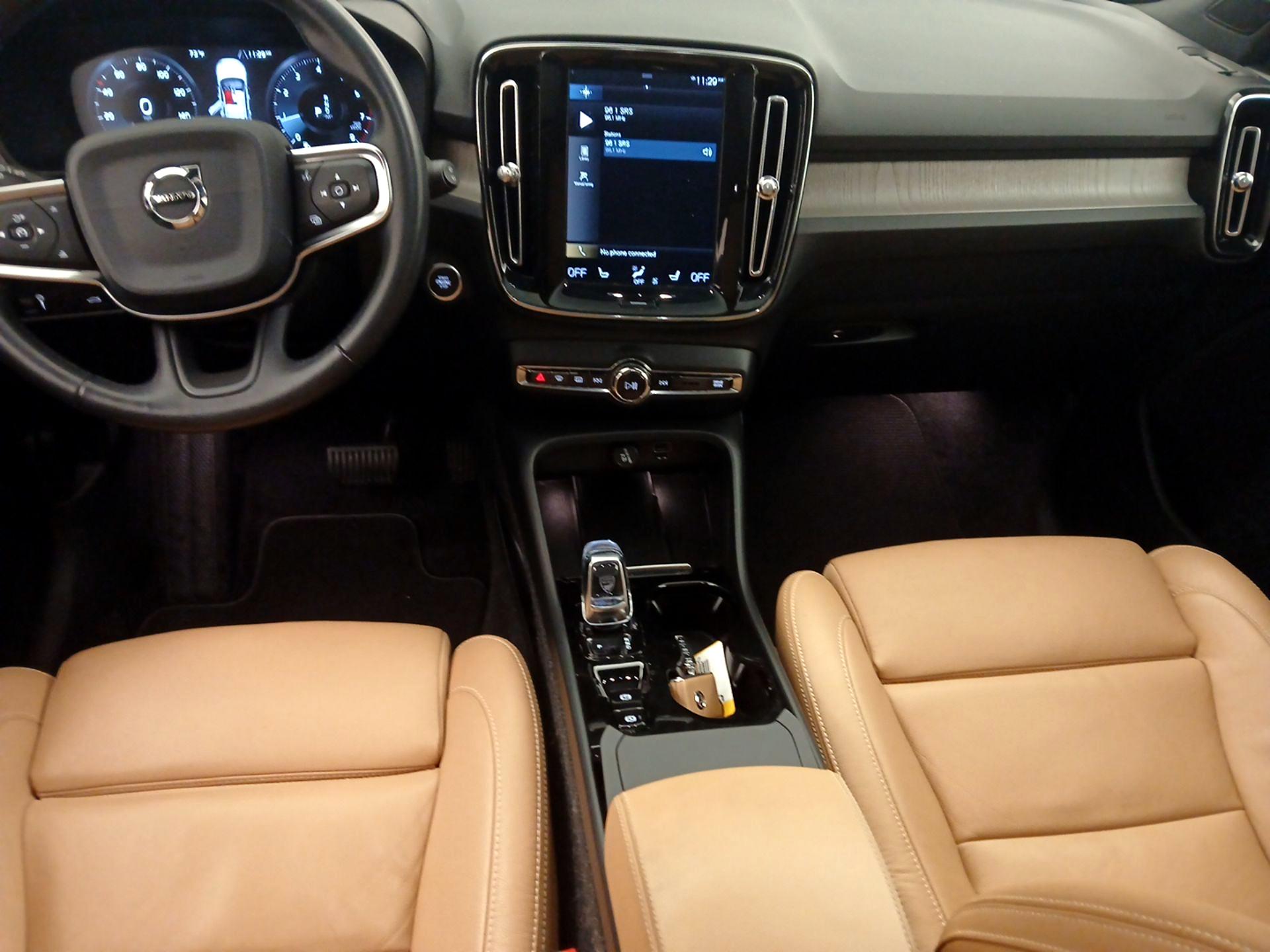 Thumbnail: 2020 Volvo XC40 - 8