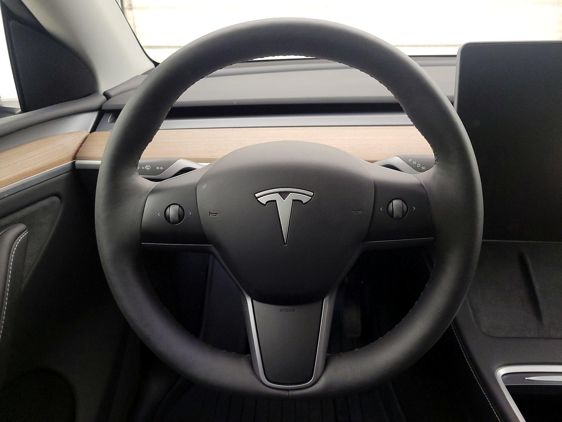 Thumbnail: 2023 Tesla Model Y - 10