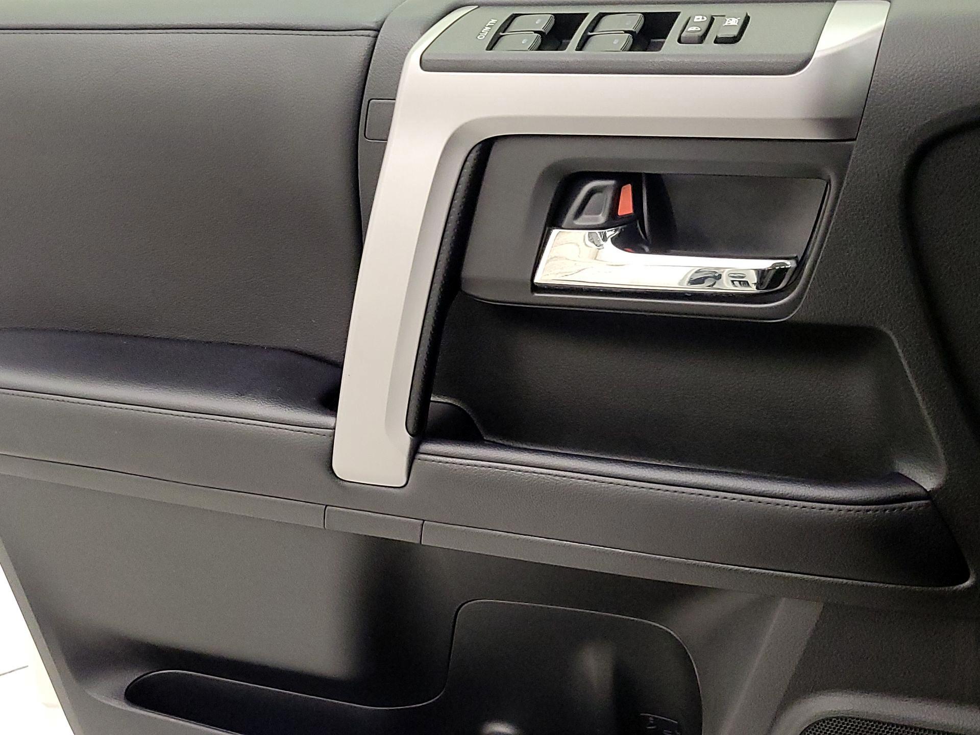 Thumbnail: 2022 Toyota 4Runner - 12