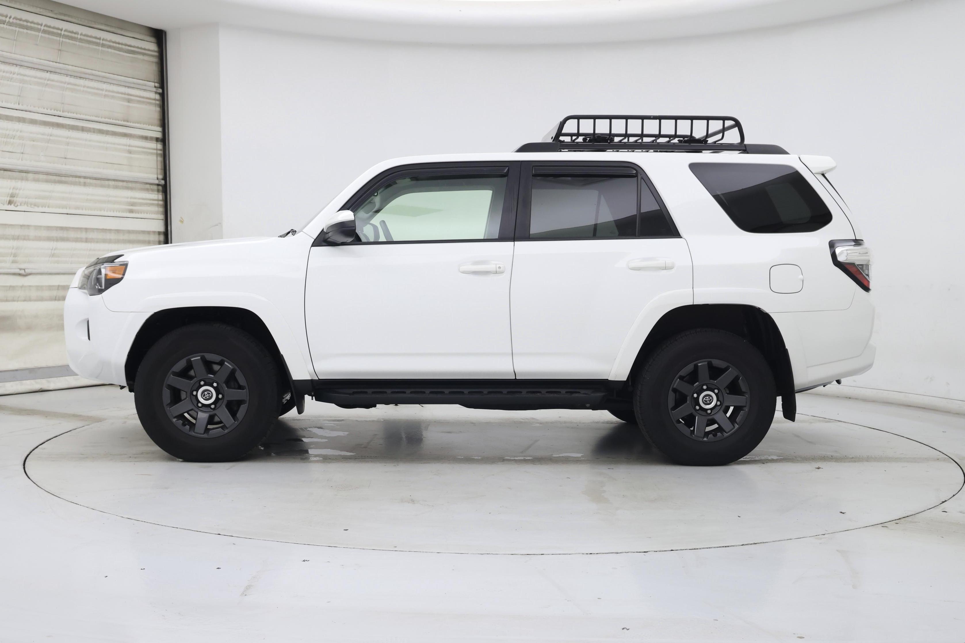 Thumbnail: 2022 Toyota 4Runner - 3