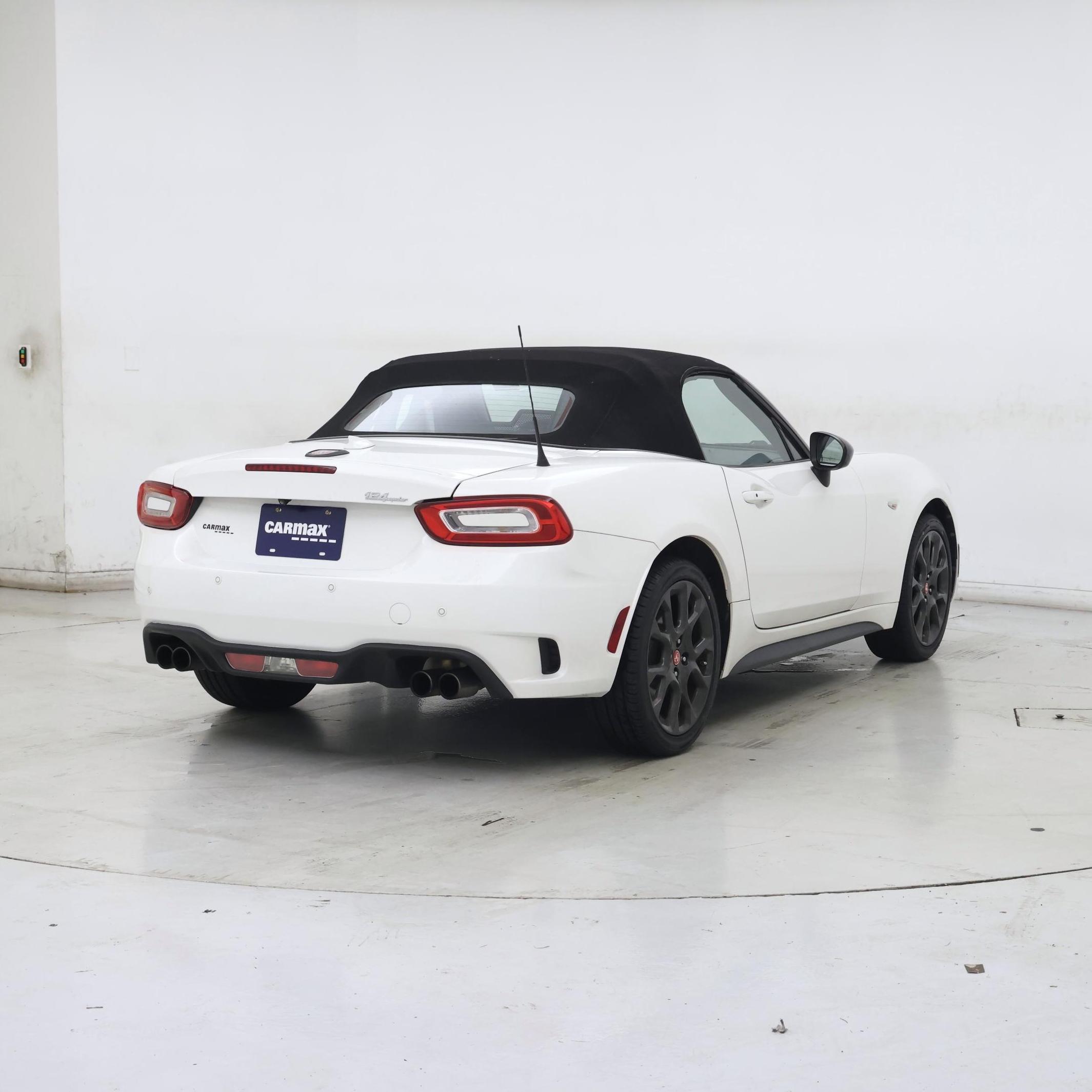Thumbnail: 2018 Fiat 124 Spider - 8