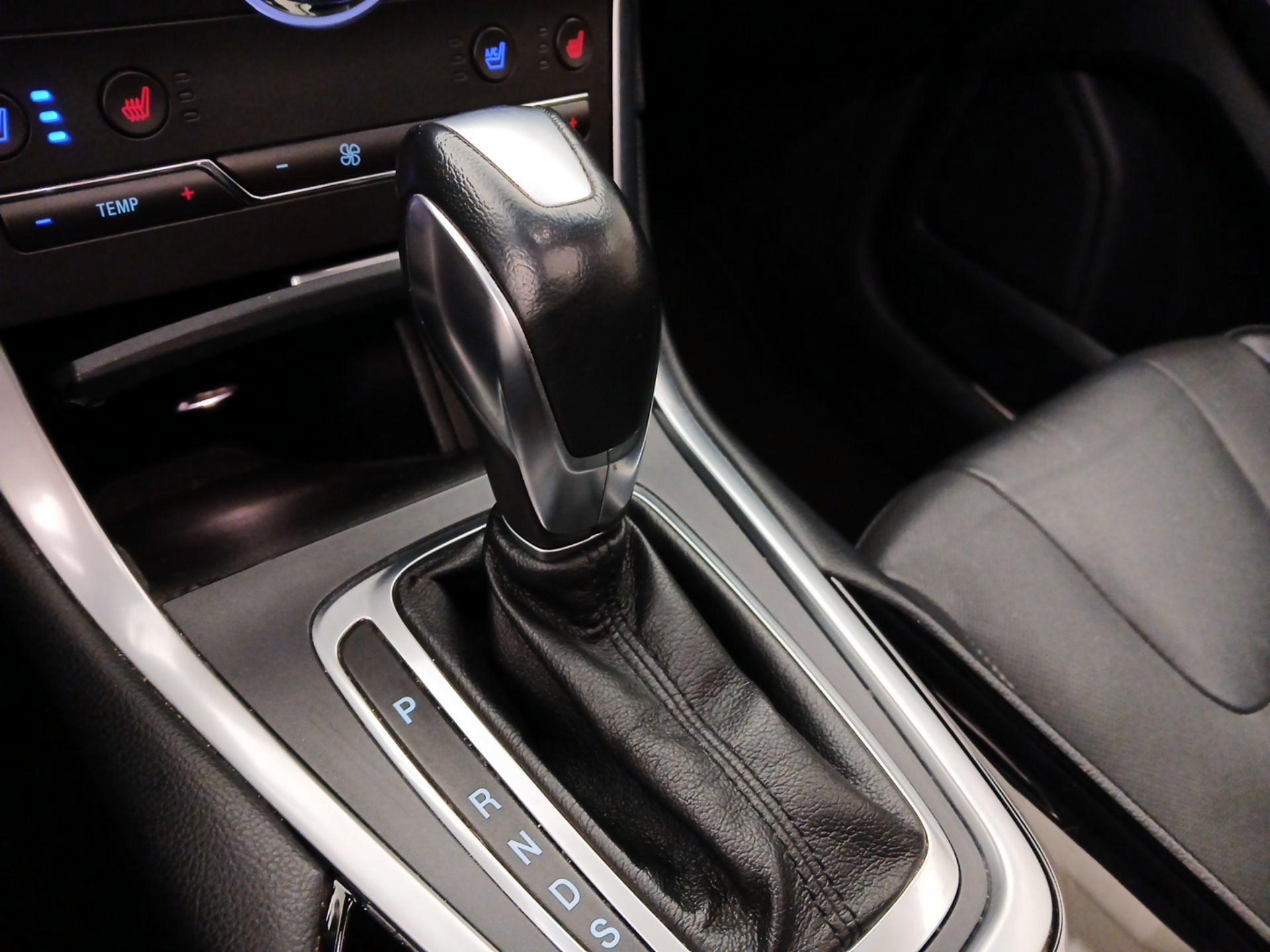 Thumbnail: 2018 Ford Edge - 17