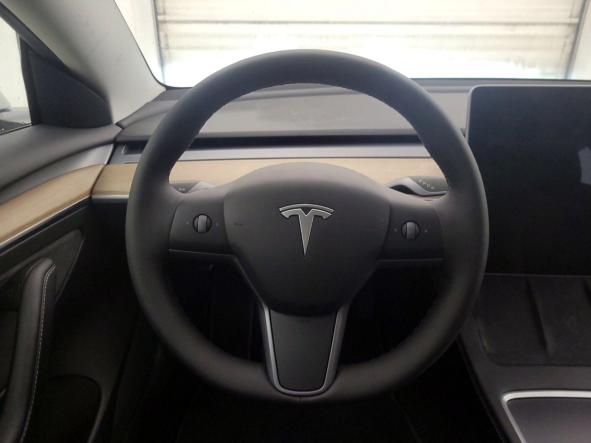 Thumbnail: 2021 Tesla Model 3 - 10