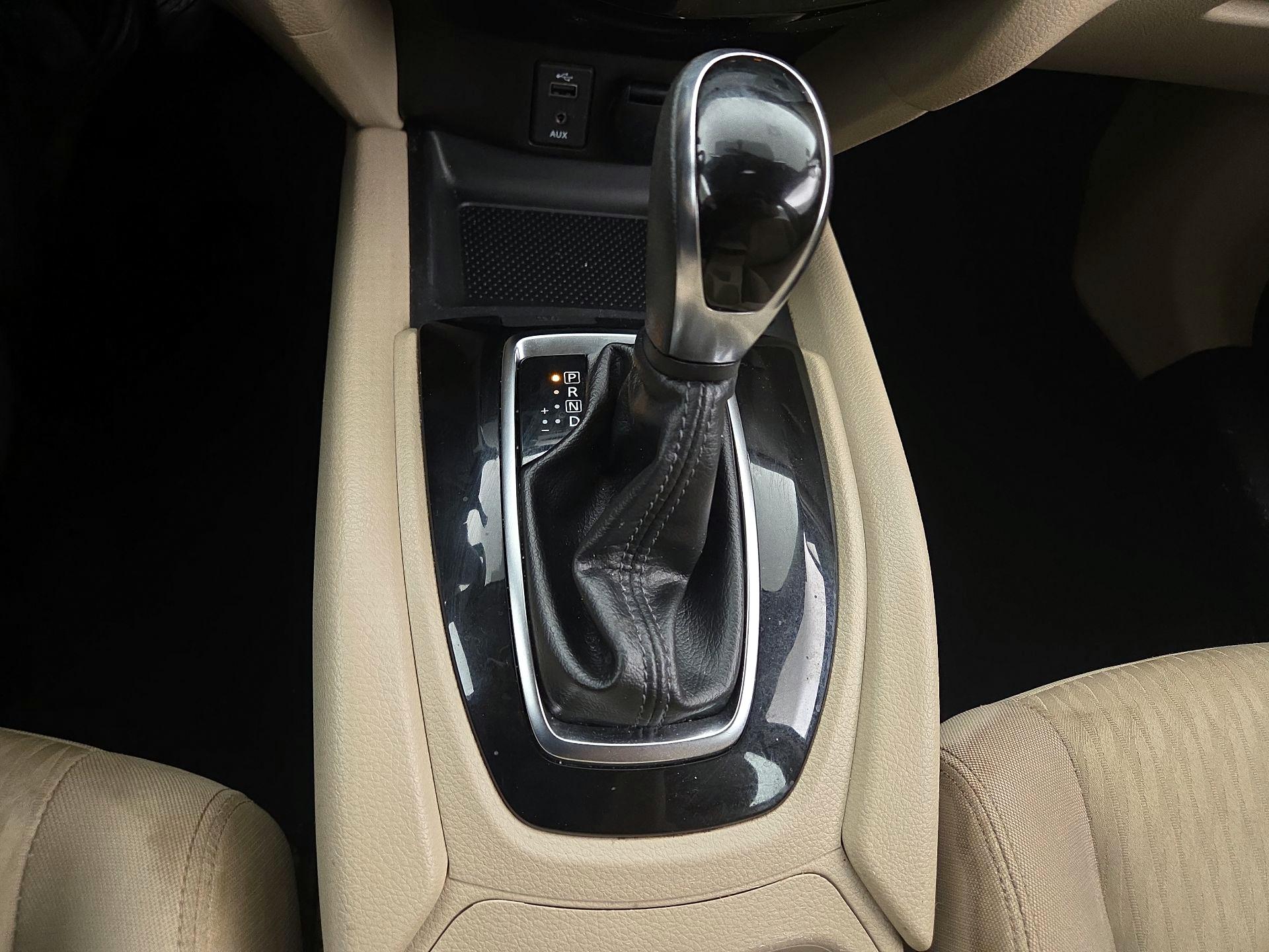 Thumbnail: 2017 Nissan Rogue - 17