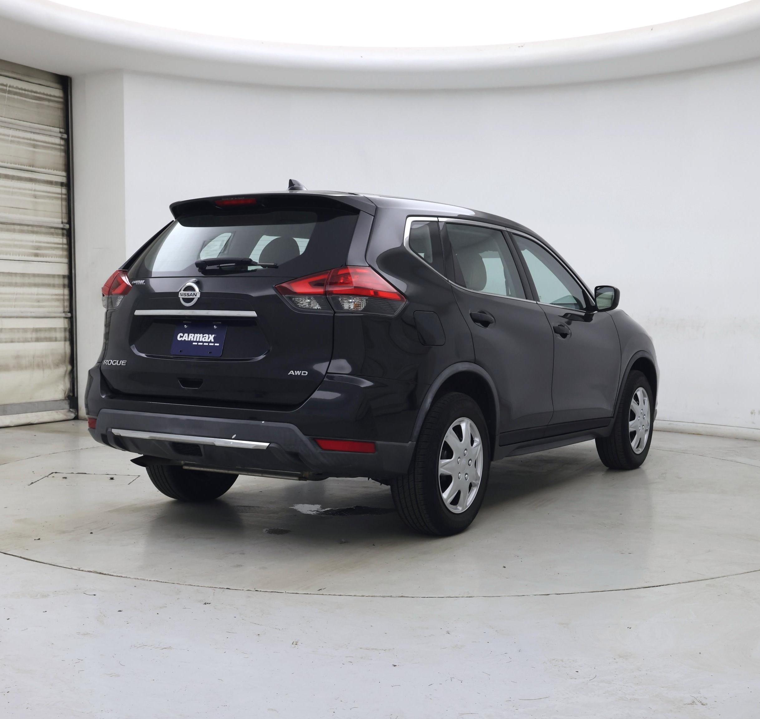 Thumbnail: 2017 Nissan Rogue - 8