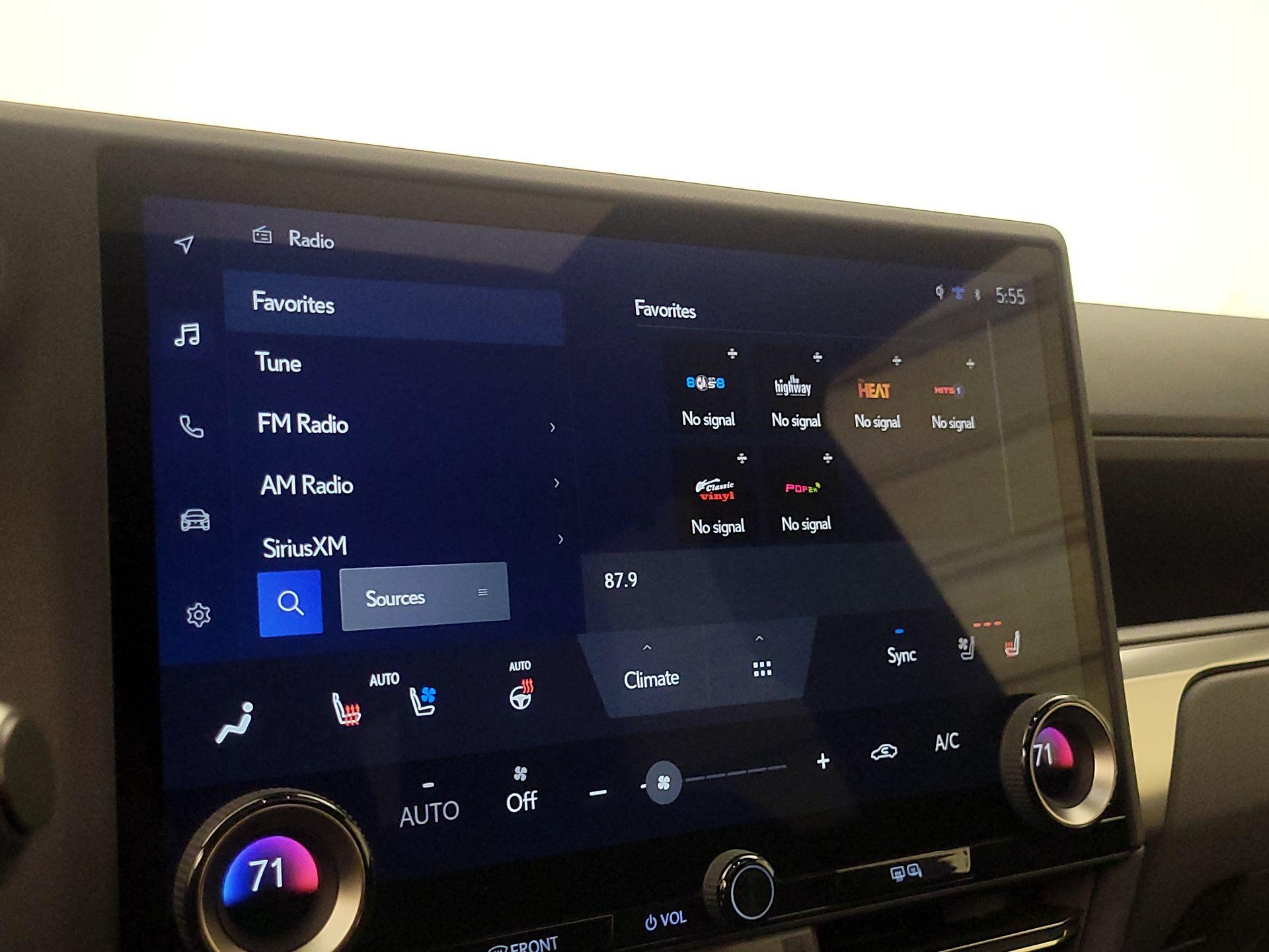 Thumbnail: 2024 Lexus GX - 15