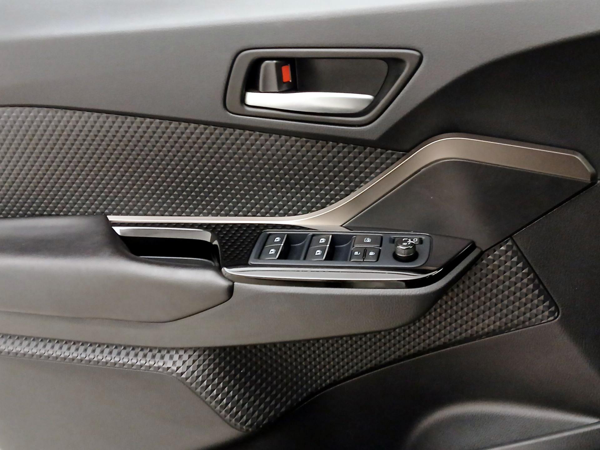 Thumbnail: 2019 Toyota C-HR - 12