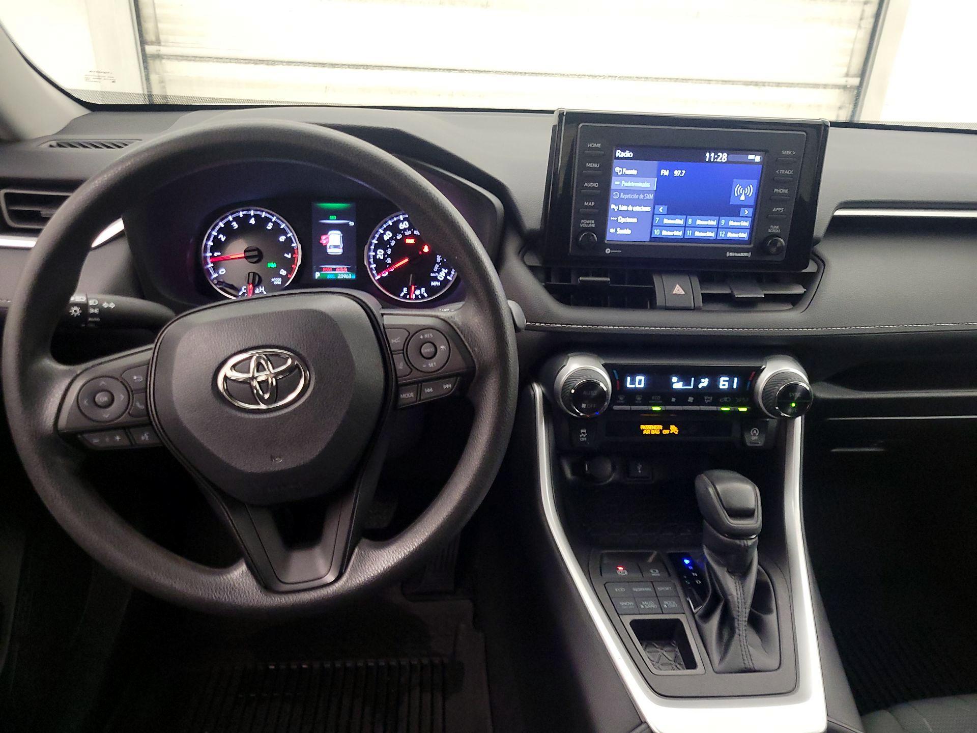 Thumbnail: 2022 Toyota RAV4 - 10