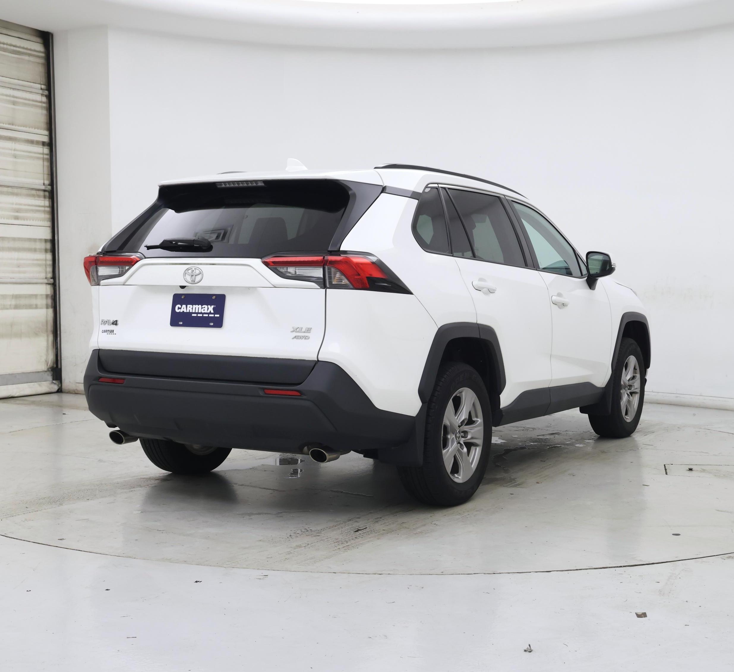 Thumbnail: 2022 Toyota RAV4 - 8