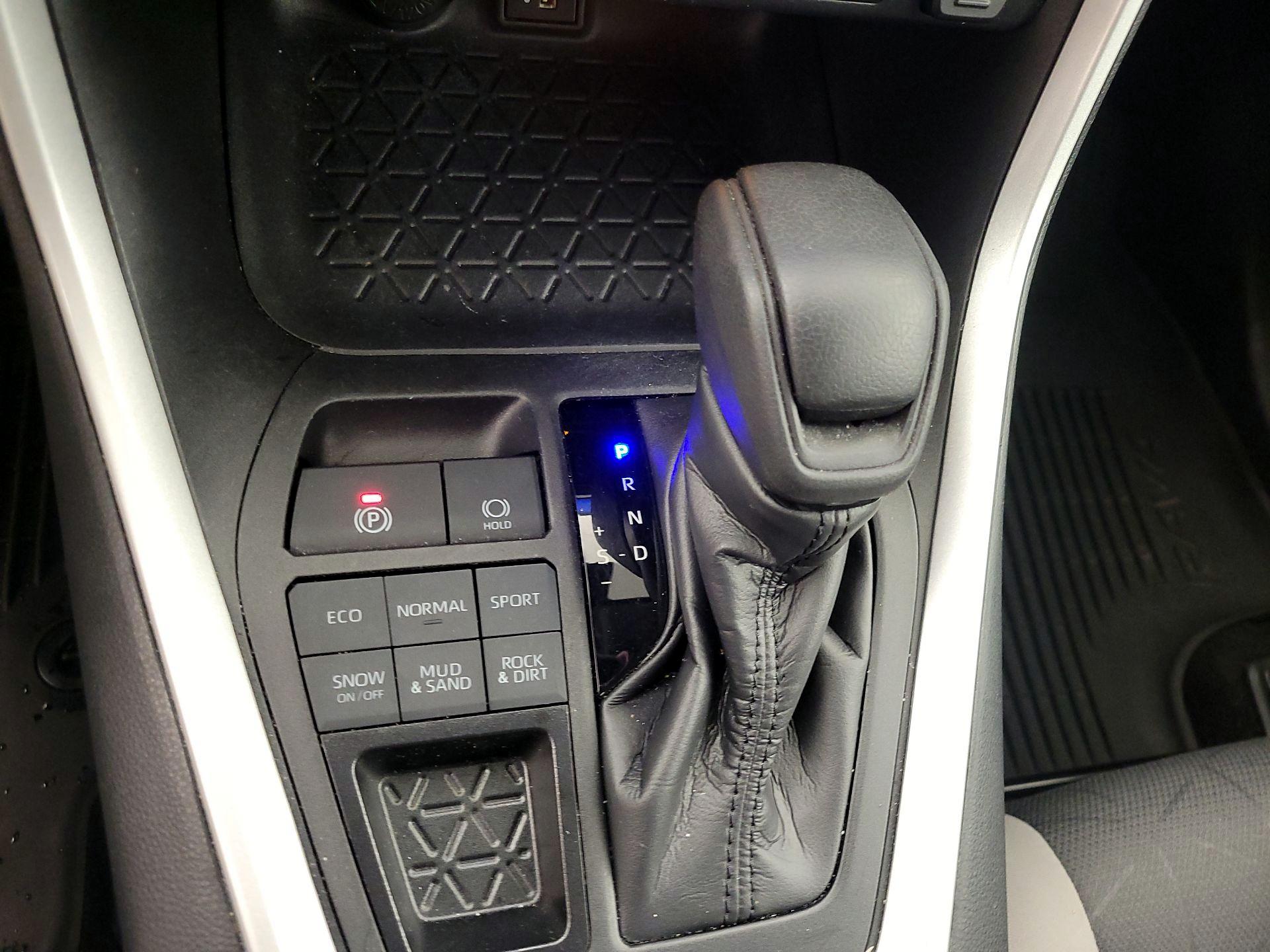 Thumbnail: 2024 Toyota RAV4 - 15