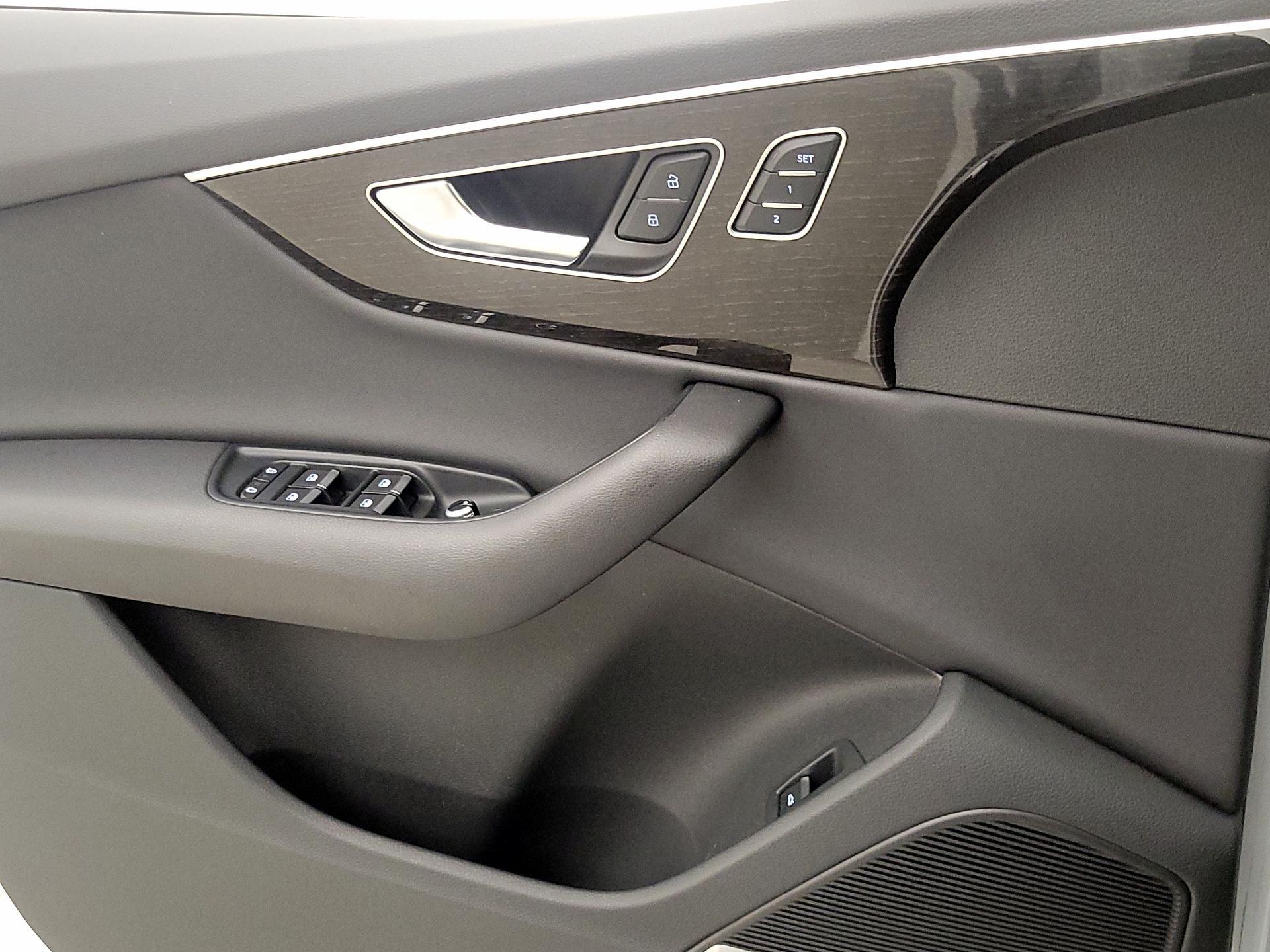 Thumbnail: 2022 Audi Q7 - 12