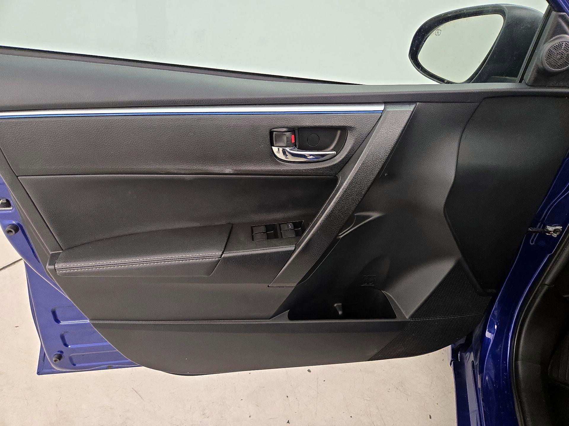 Thumbnail: 2015 Toyota Corolla - 12