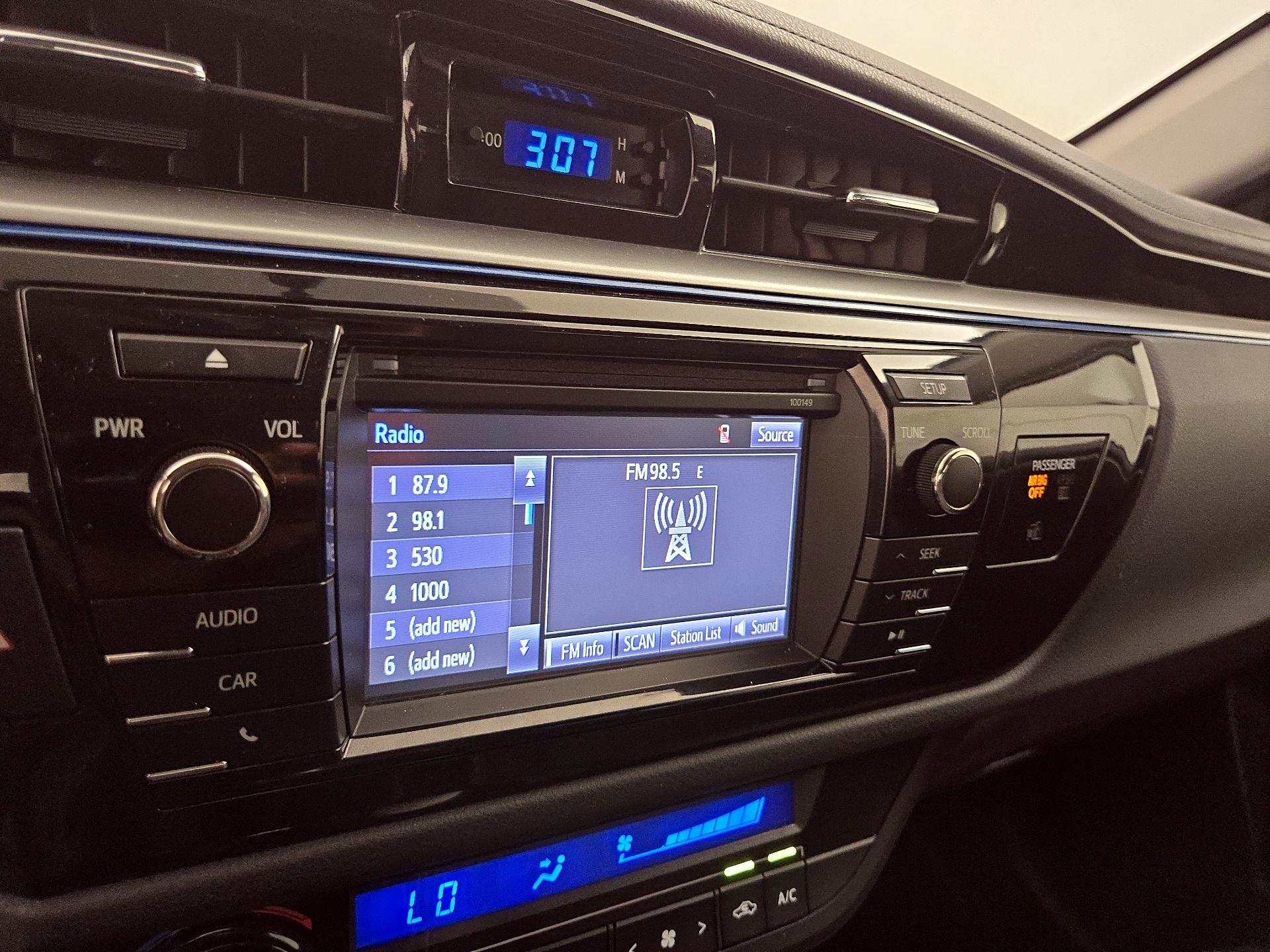 Thumbnail: 2015 Toyota Corolla - 15