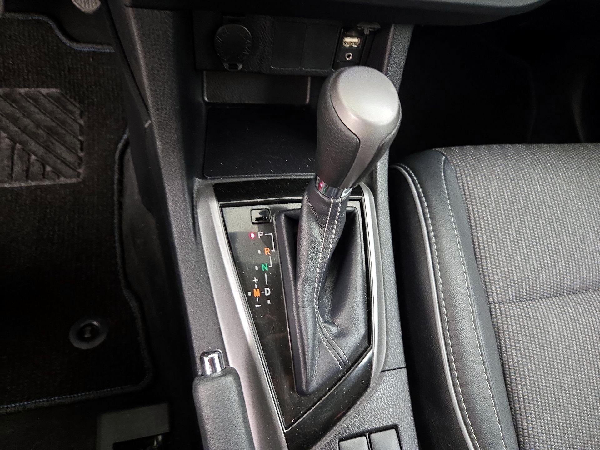 Thumbnail: 2015 Toyota Corolla - 17