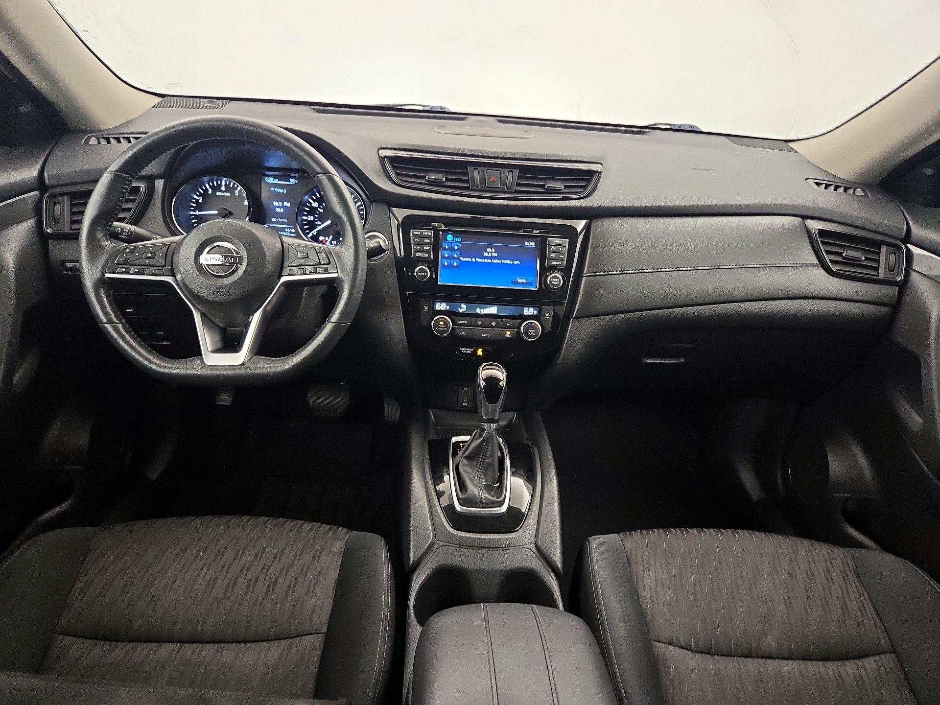 Thumbnail: 2017 Nissan Rogue - 9