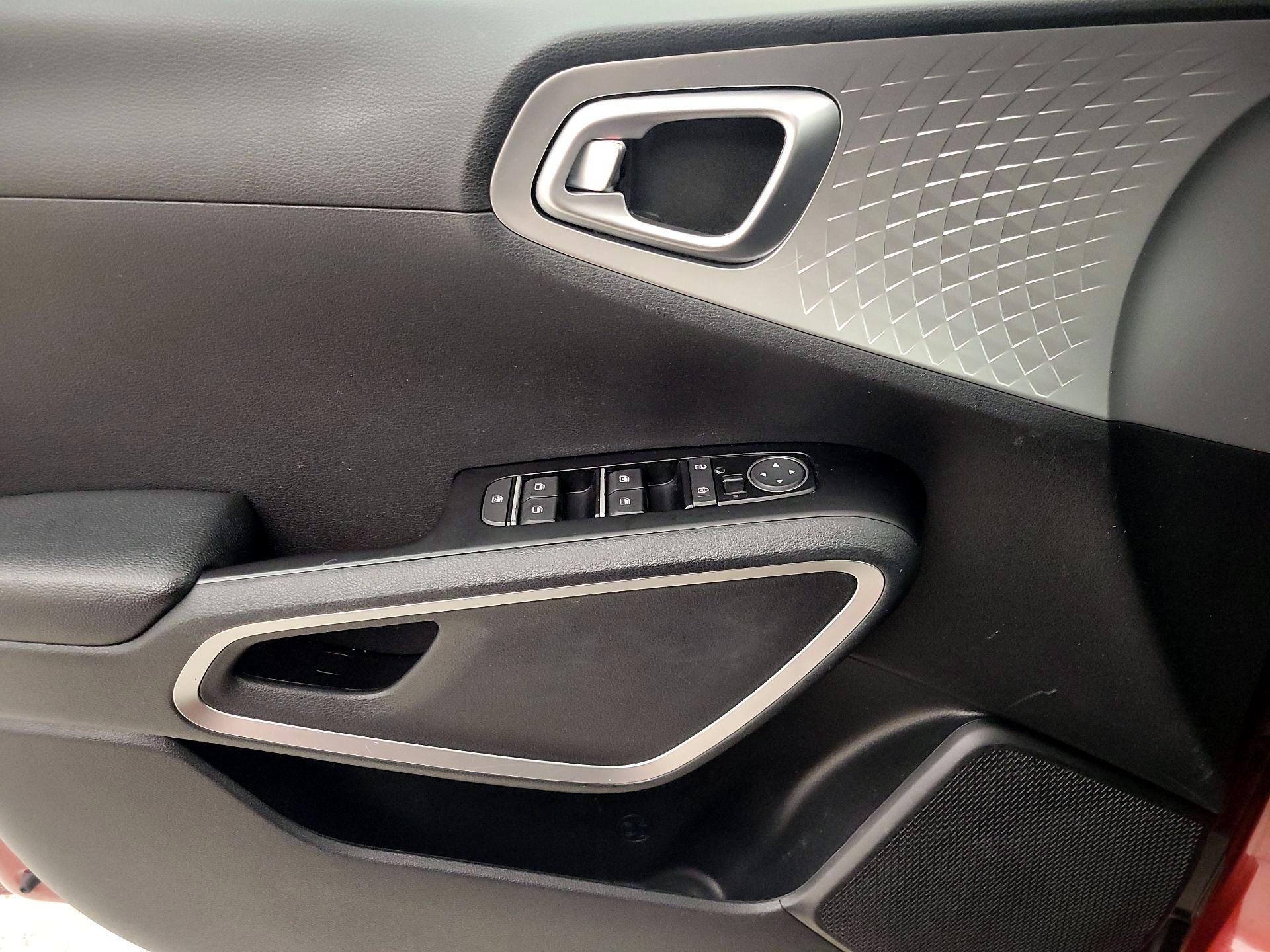 Thumbnail: 2020 Kia Soul - 12