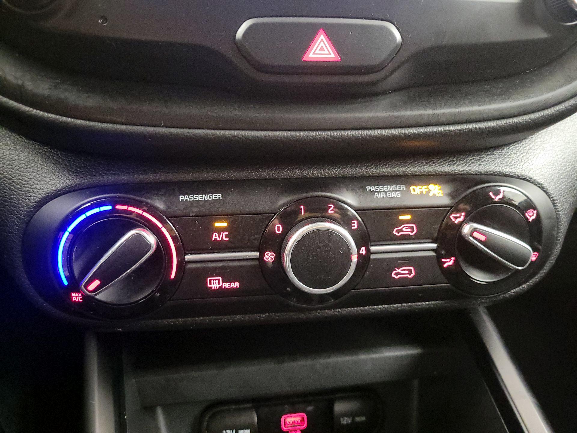 Thumbnail: 2020 Kia Soul - 16