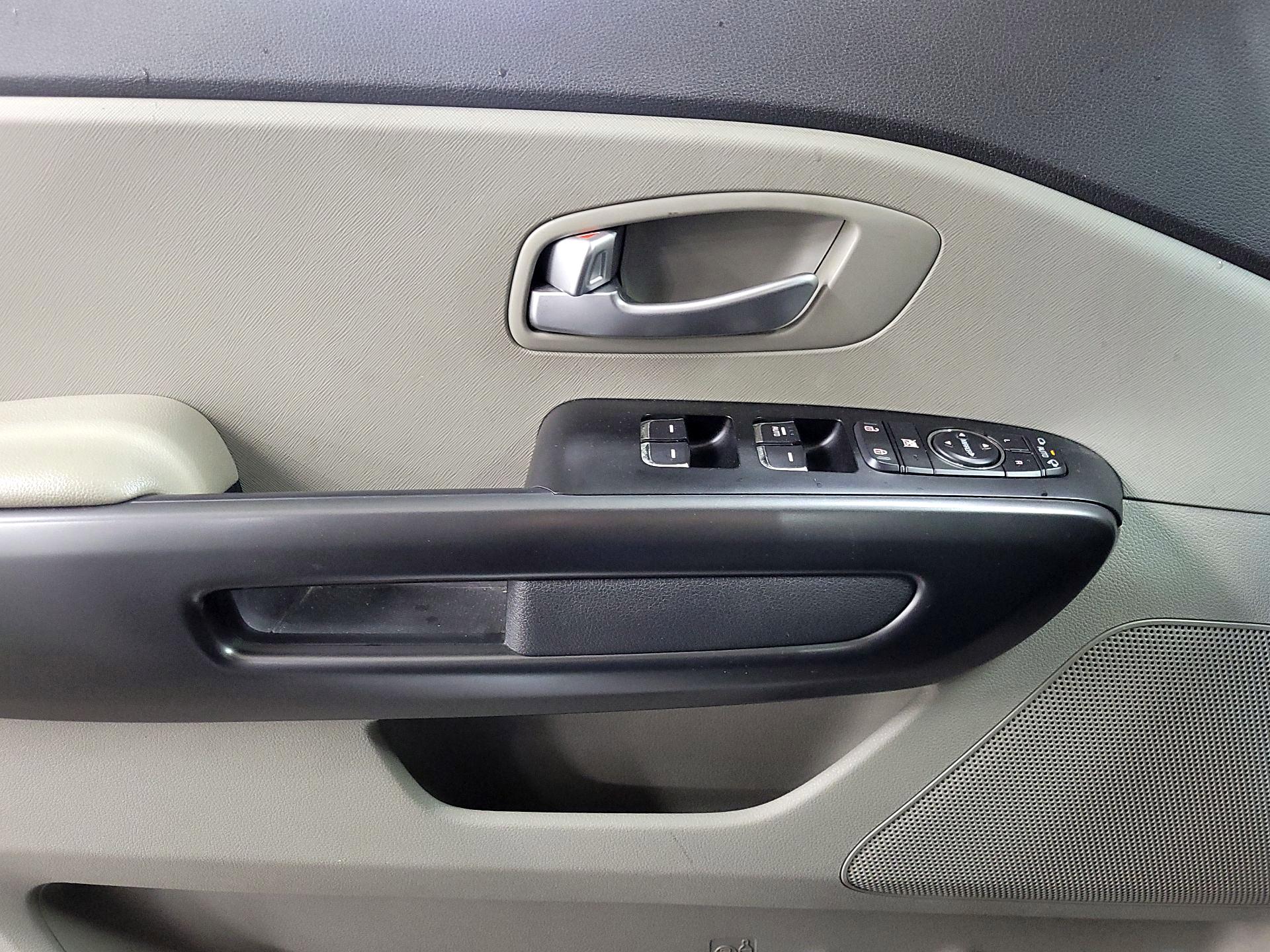 Thumbnail: 2017 Kia Sedona - 12