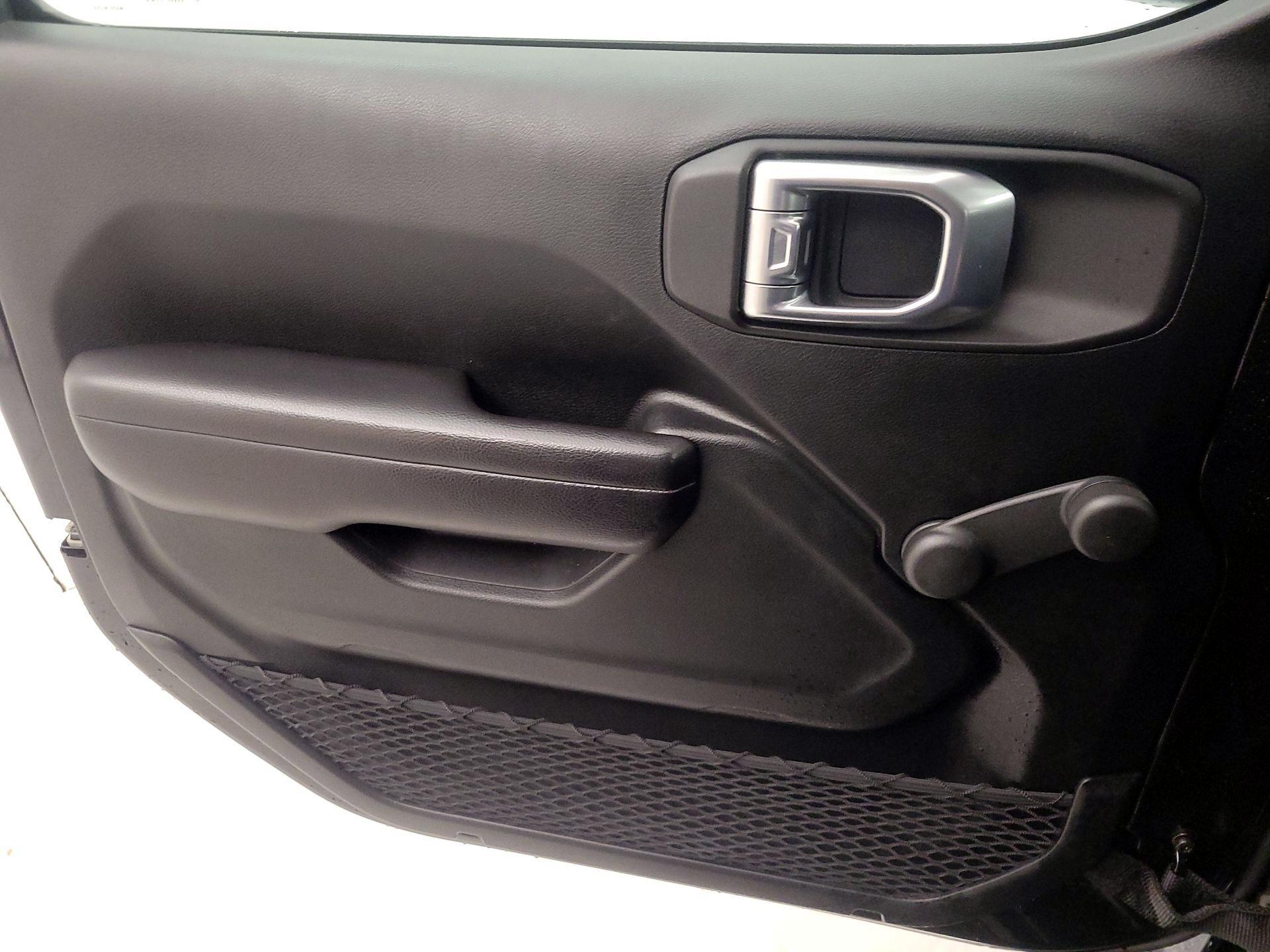 Thumbnail: 2018 Jeep Wrangler - 12