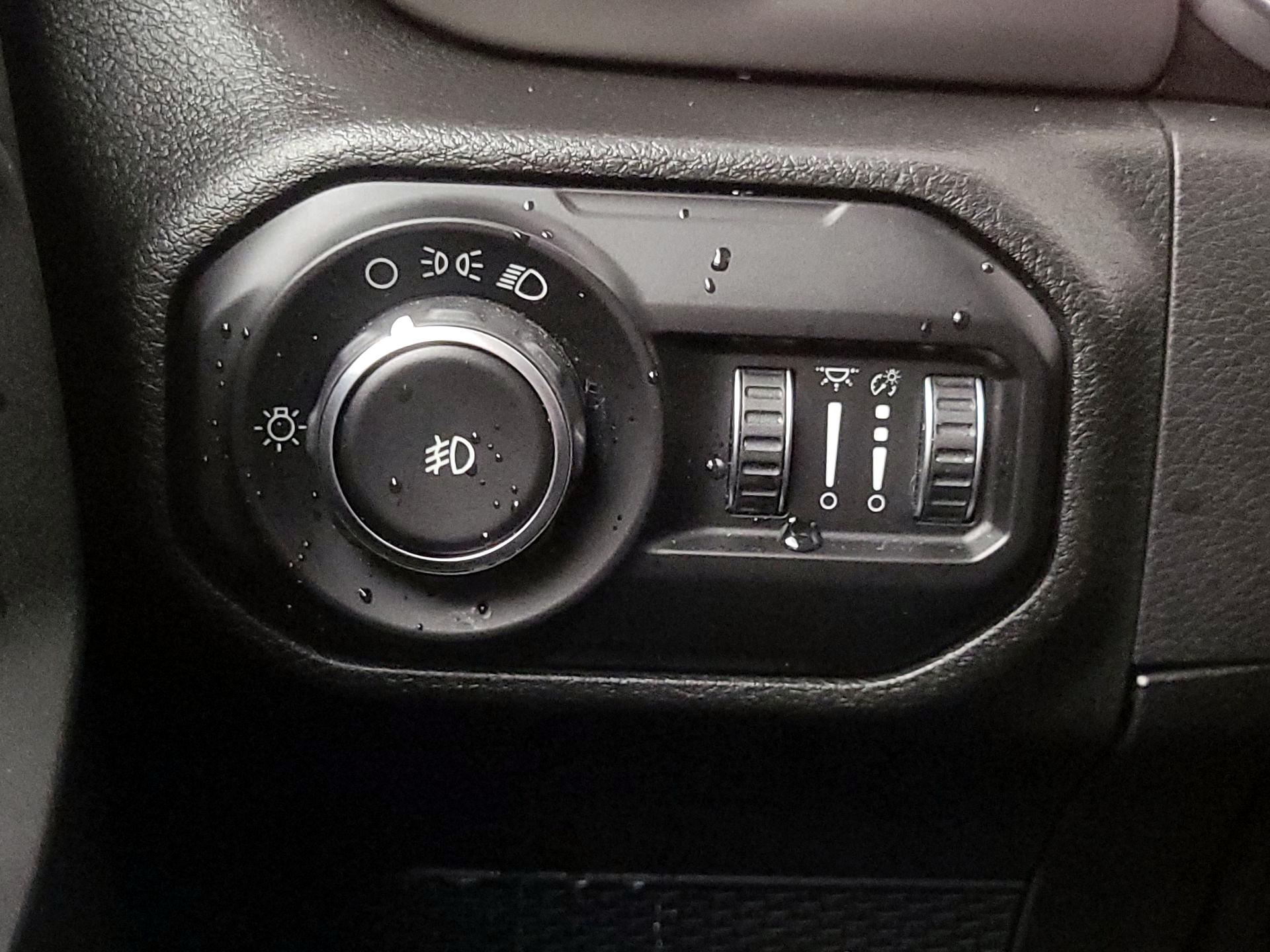 Thumbnail: 2018 Jeep Wrangler - 13