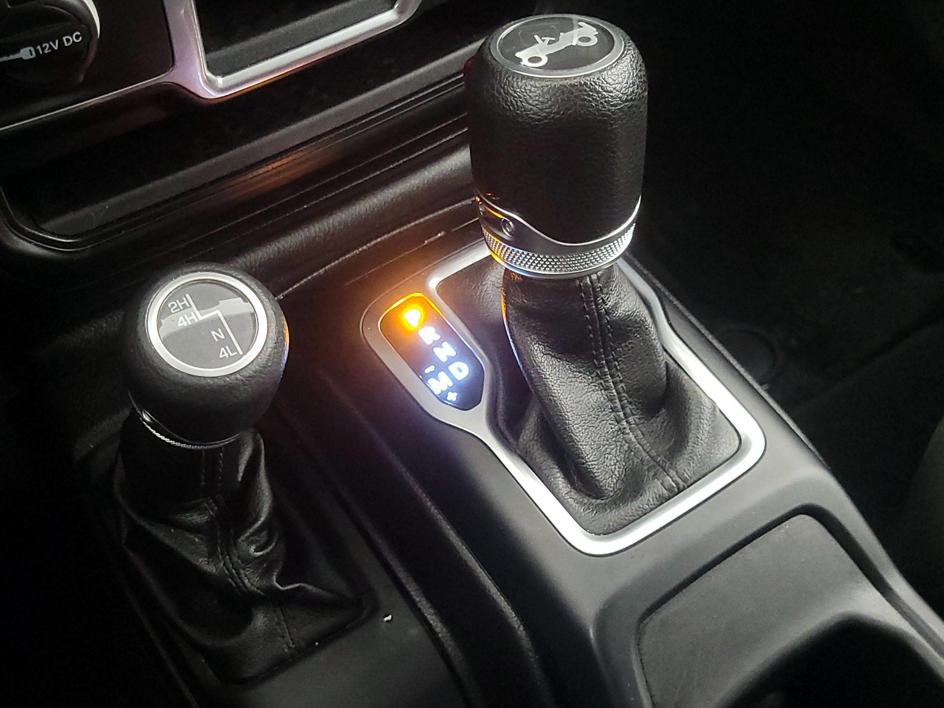 Thumbnail: 2018 Jeep Wrangler - 17