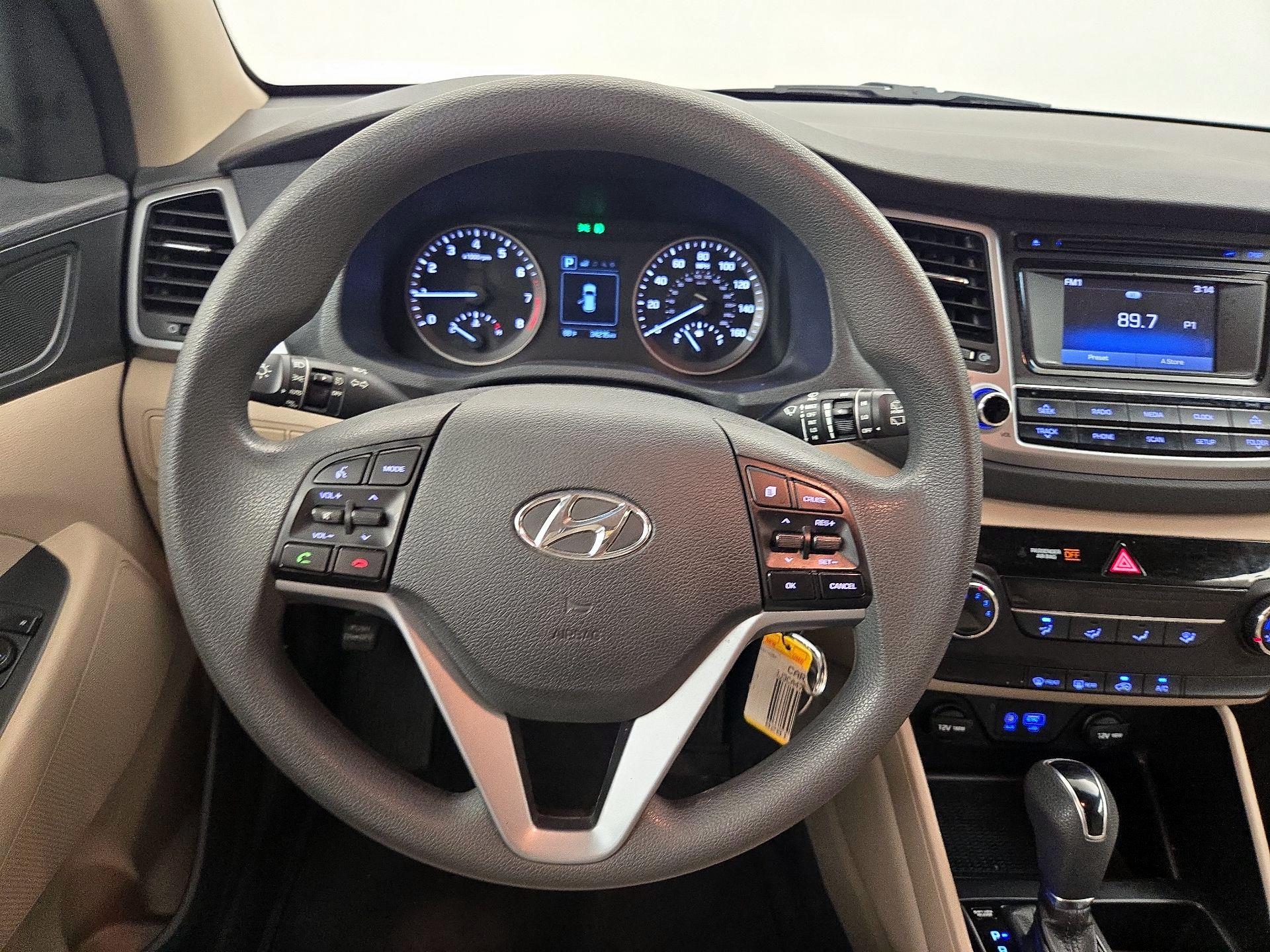 Thumbnail: 2016 Hyundai Tucson - 10